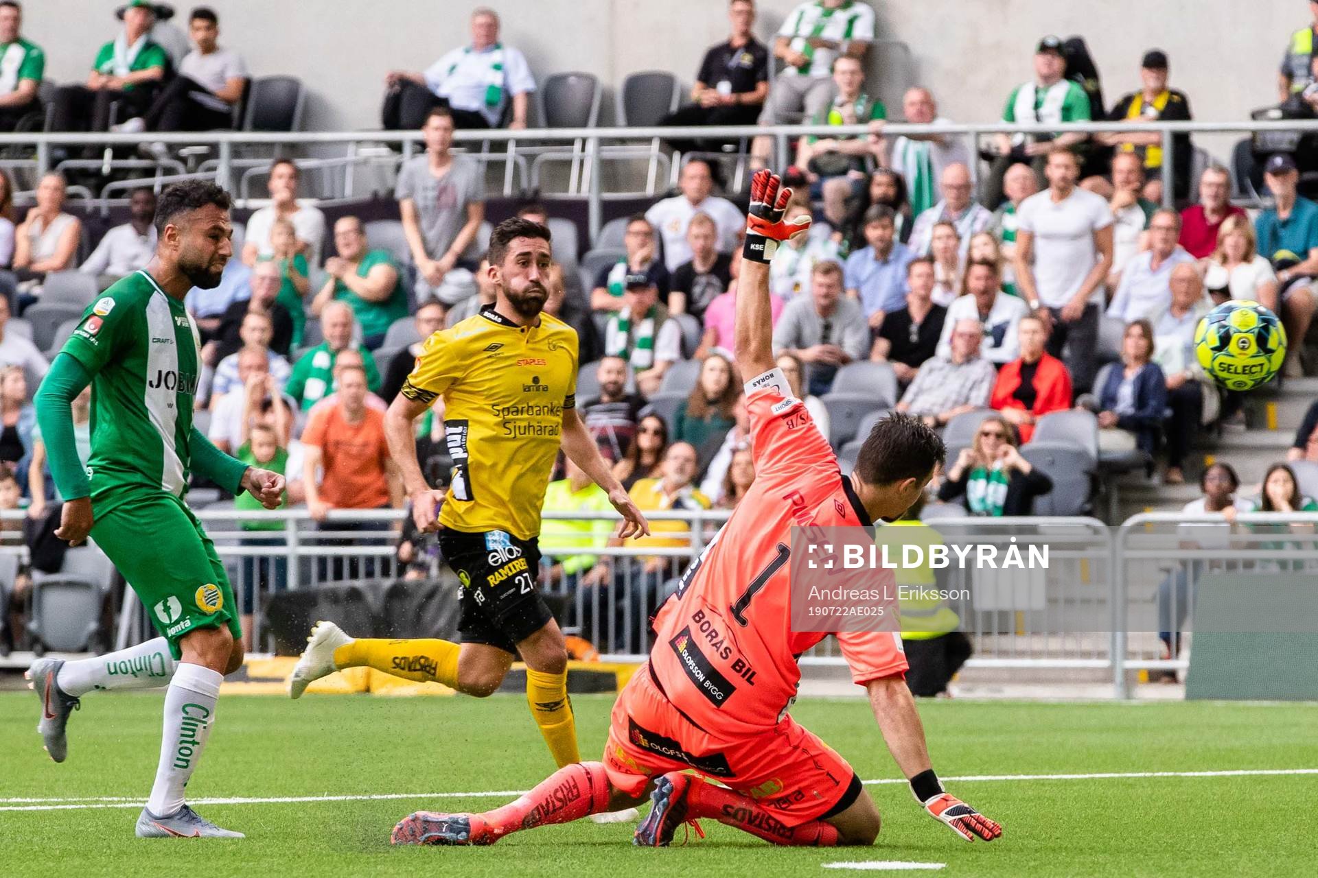 Hammarbys Imad Khalili gör 3-0 bakom Elfsborgs målvakt