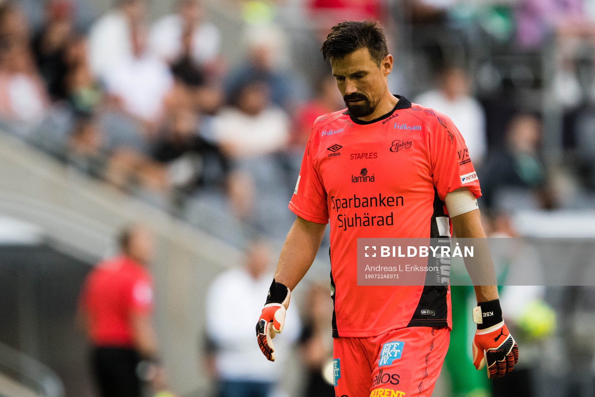 Elfsborgs målvakt Kevin Stuhr Ellegaard deppar