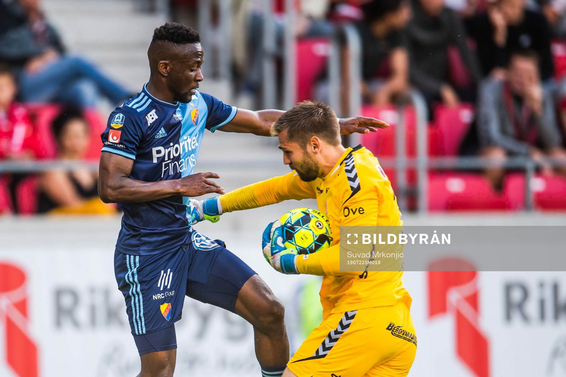Kalmars målvakt Lucas Hägg-Johansson och Djurgårdens