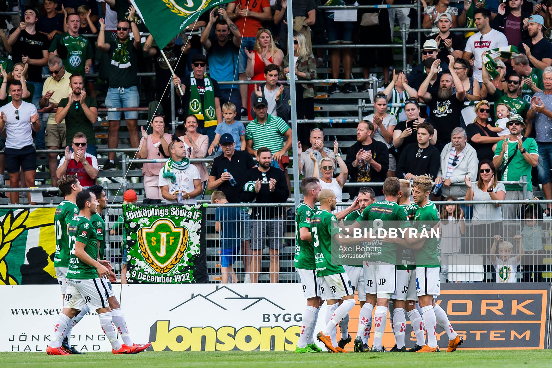 Jönköpings spelare jublar