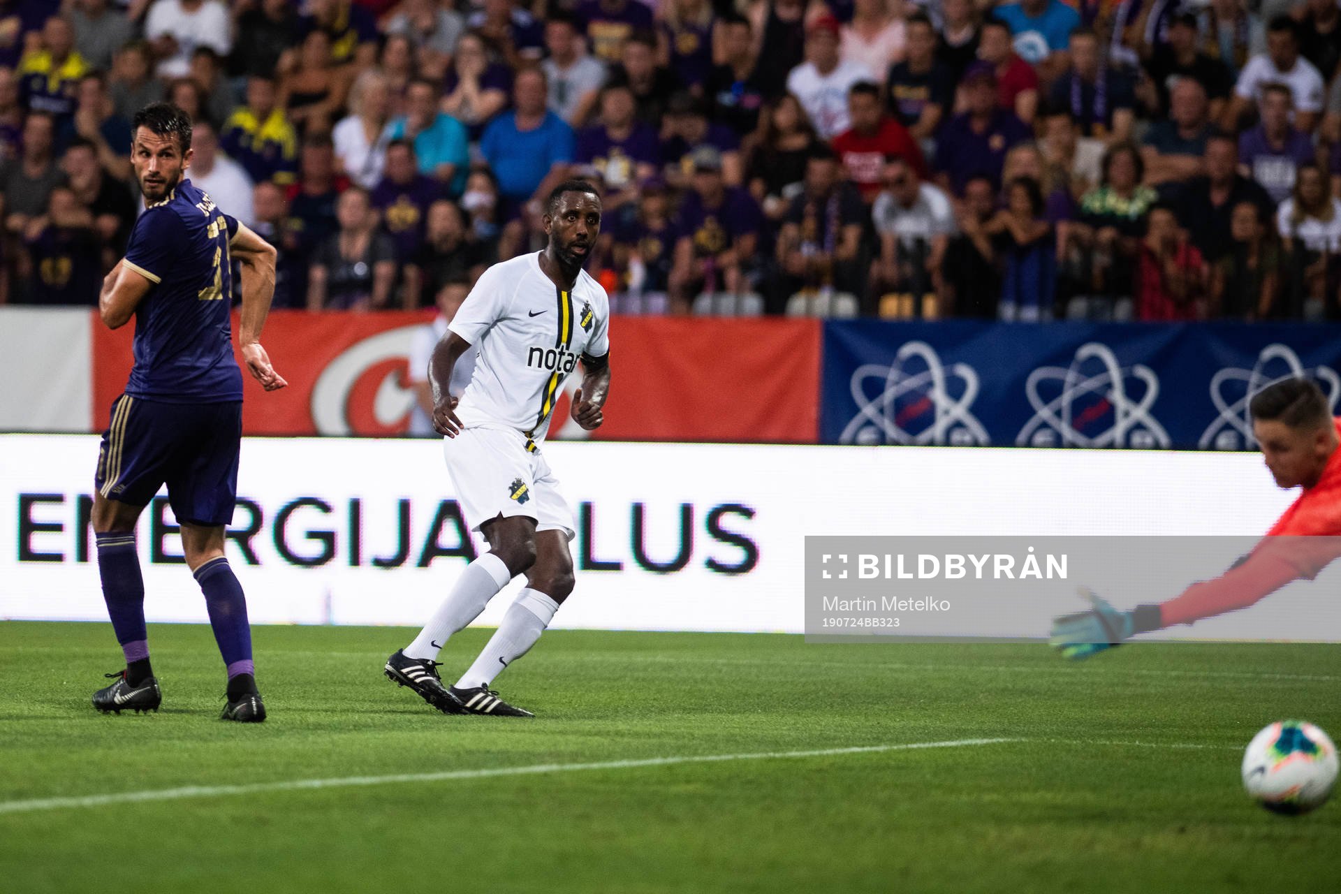 Sasa Ivkovic of Maribor sees Henok Goitom of AIK score 1-1