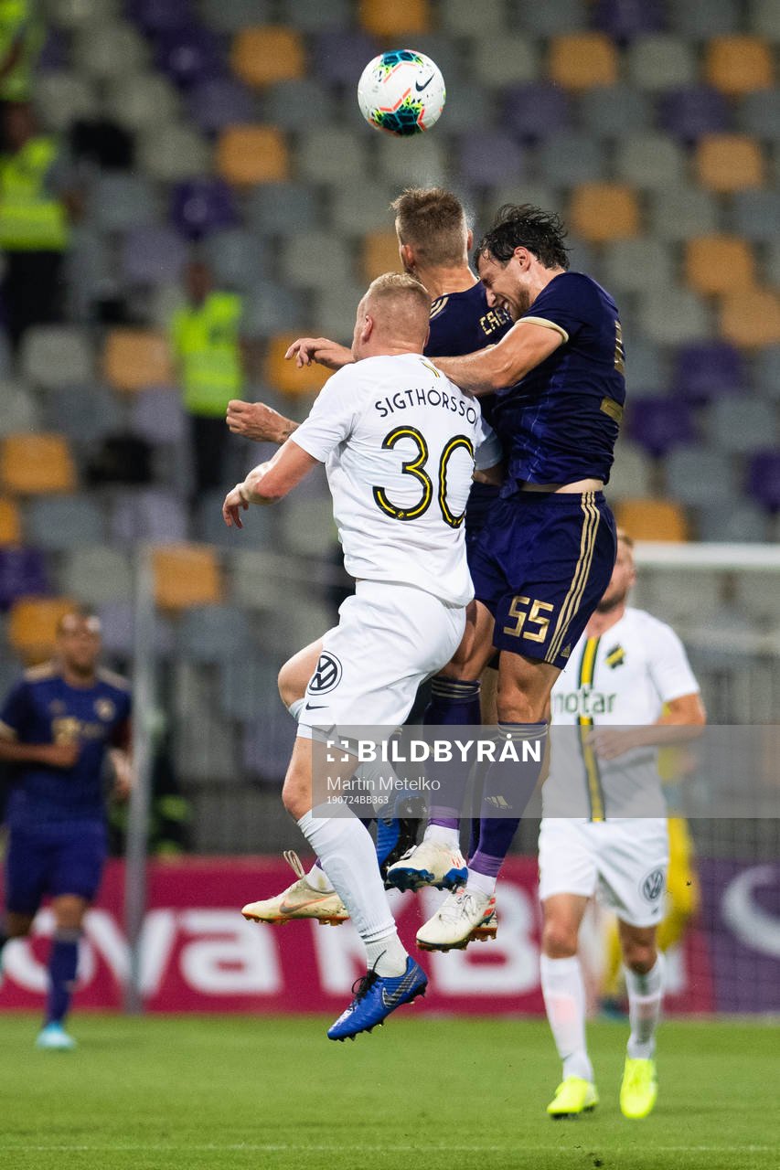 Kolbeinn Sigthorsson of AIK and Spiro Pericic of Maribor
