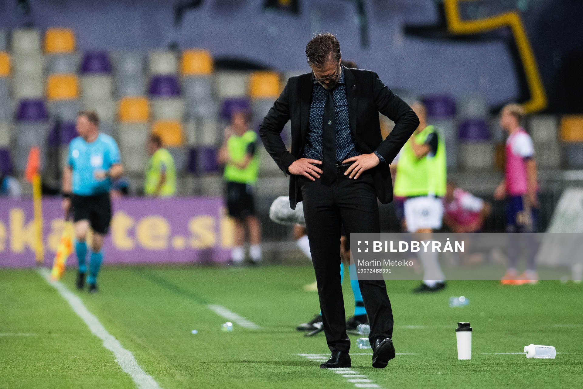 Rikard Norling, head coach of AIK looks dejected
