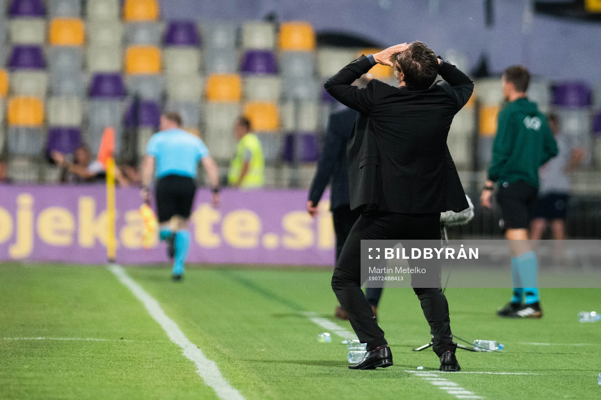 Rikard Norling, head coach of AIK reacts