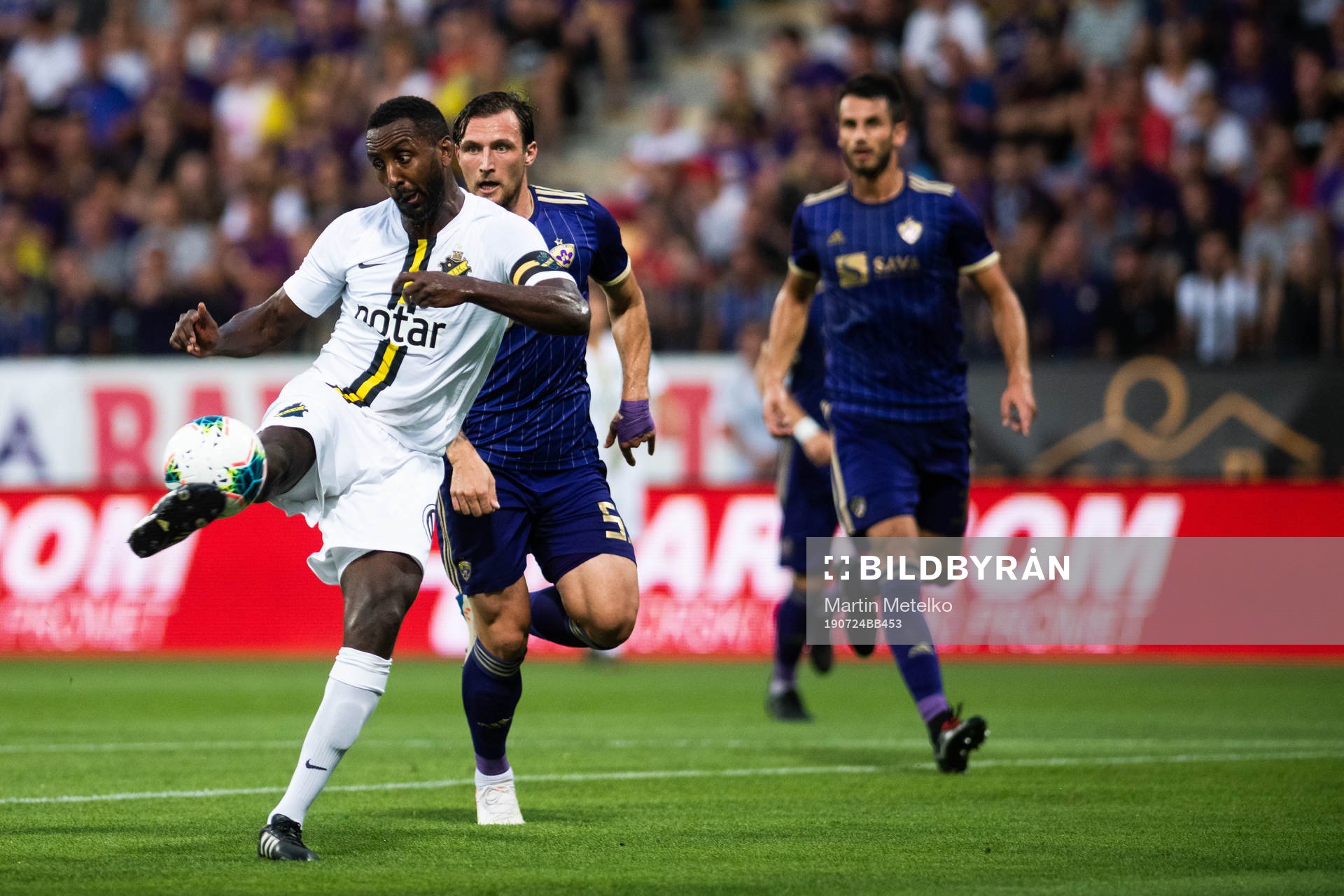 Henok Goitom of AIK shoots