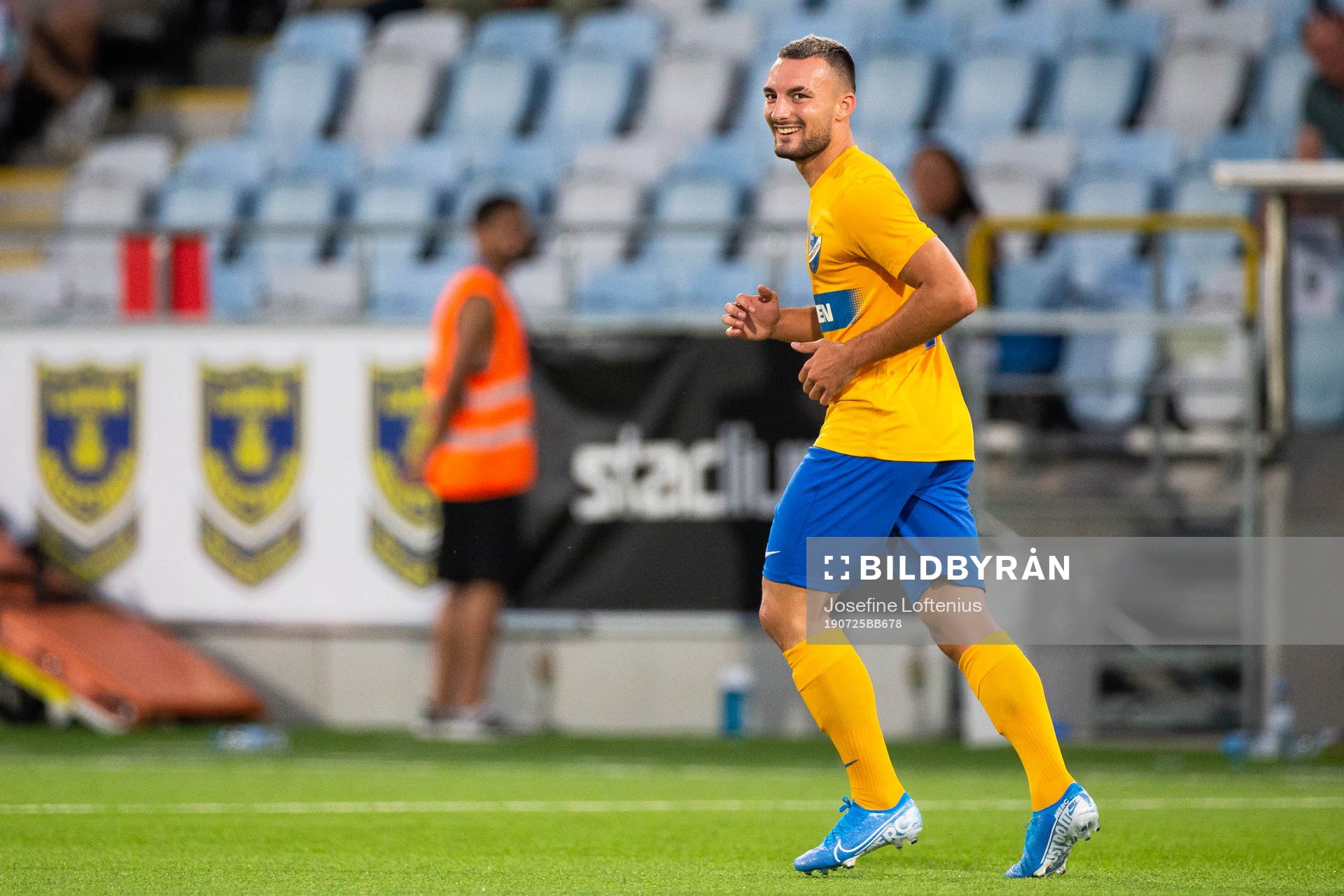 Sead Haksabanovic of IFK Norrköping celebrates