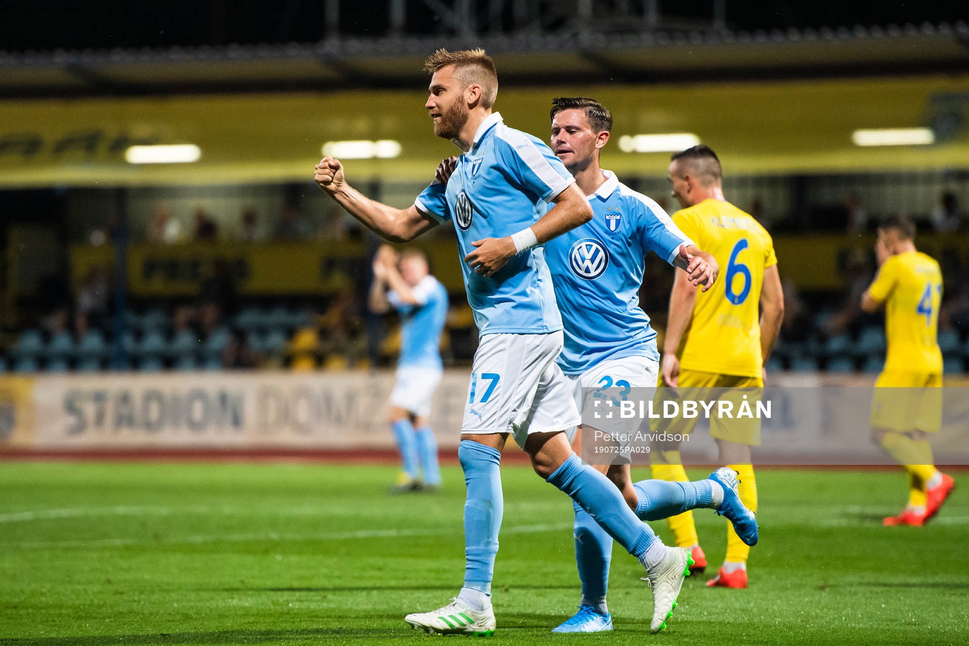 Rasmus Bengtsson celebrates with Marcus Antonsson of Malmö
