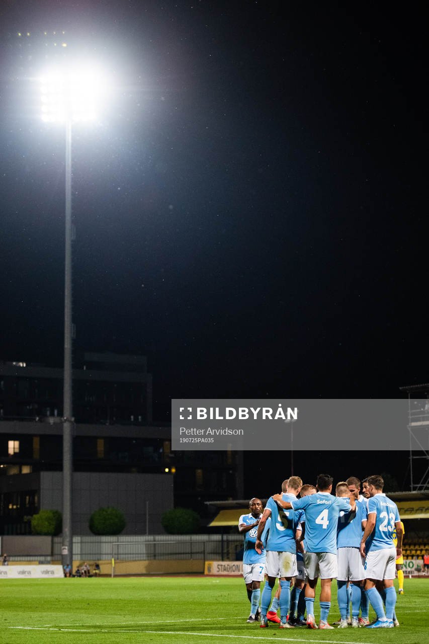 Rasmus Bengtsson of Malmö FF celebrate with tema mates