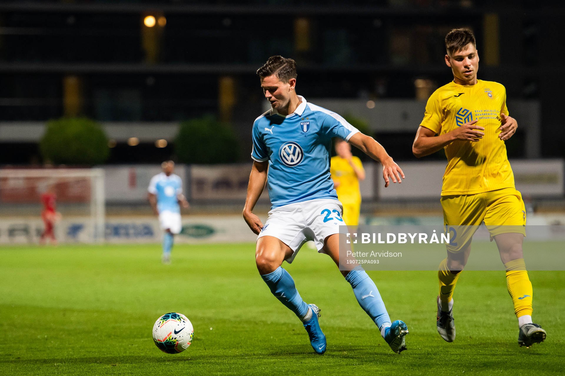 Marcus Antonsson of Malmö FF and <Gregor Sikosek of Domzale