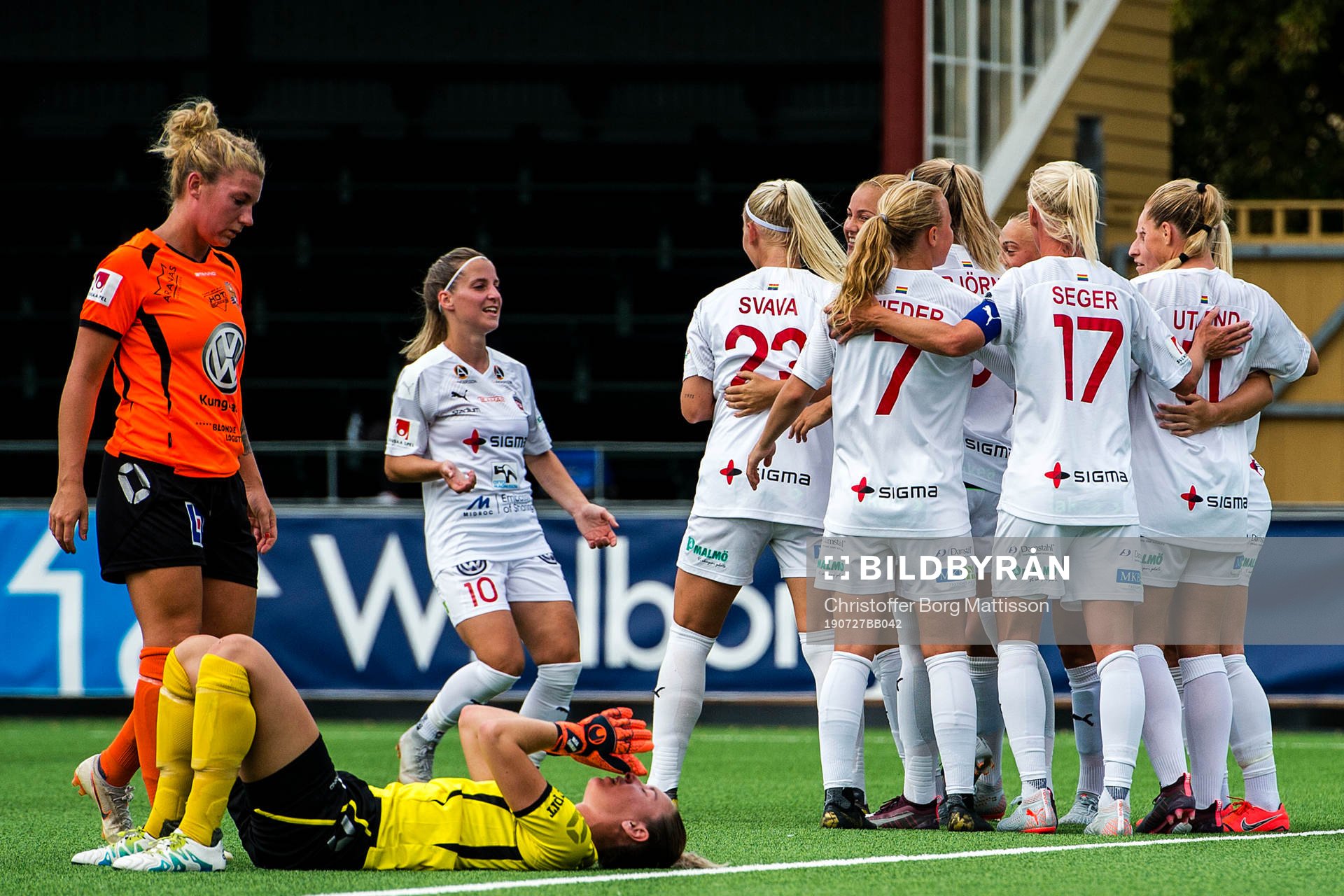 Rosengårds spelare jublar