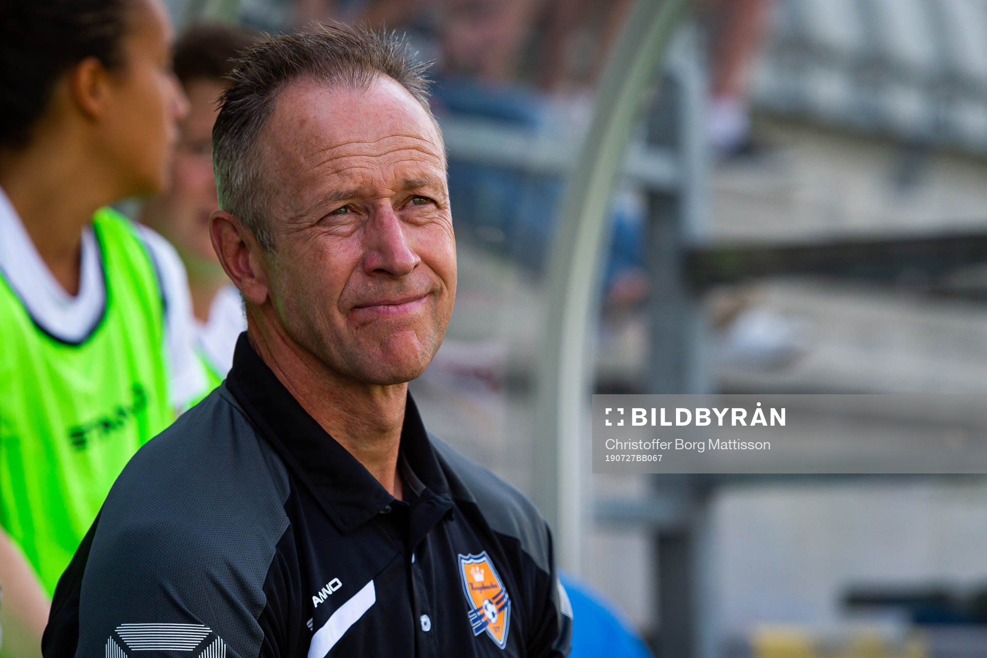 Kungsbackas assisterande tränare Niclas Lindén under fotbollsmatchen i Damallsvenskan mellan FC Rosengård och Kungsbacka den 27 juli 2019 i Malmö.
