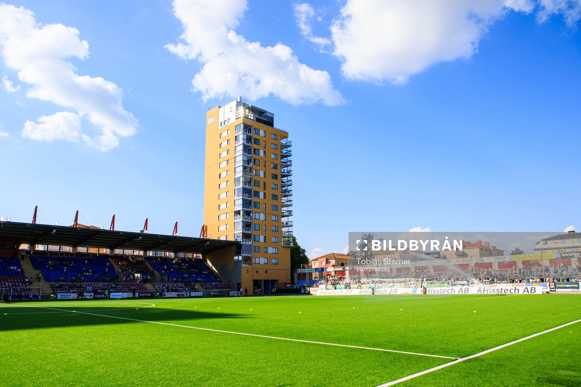 Interiör vy av Tunavallen innan fotbollsmatchen i