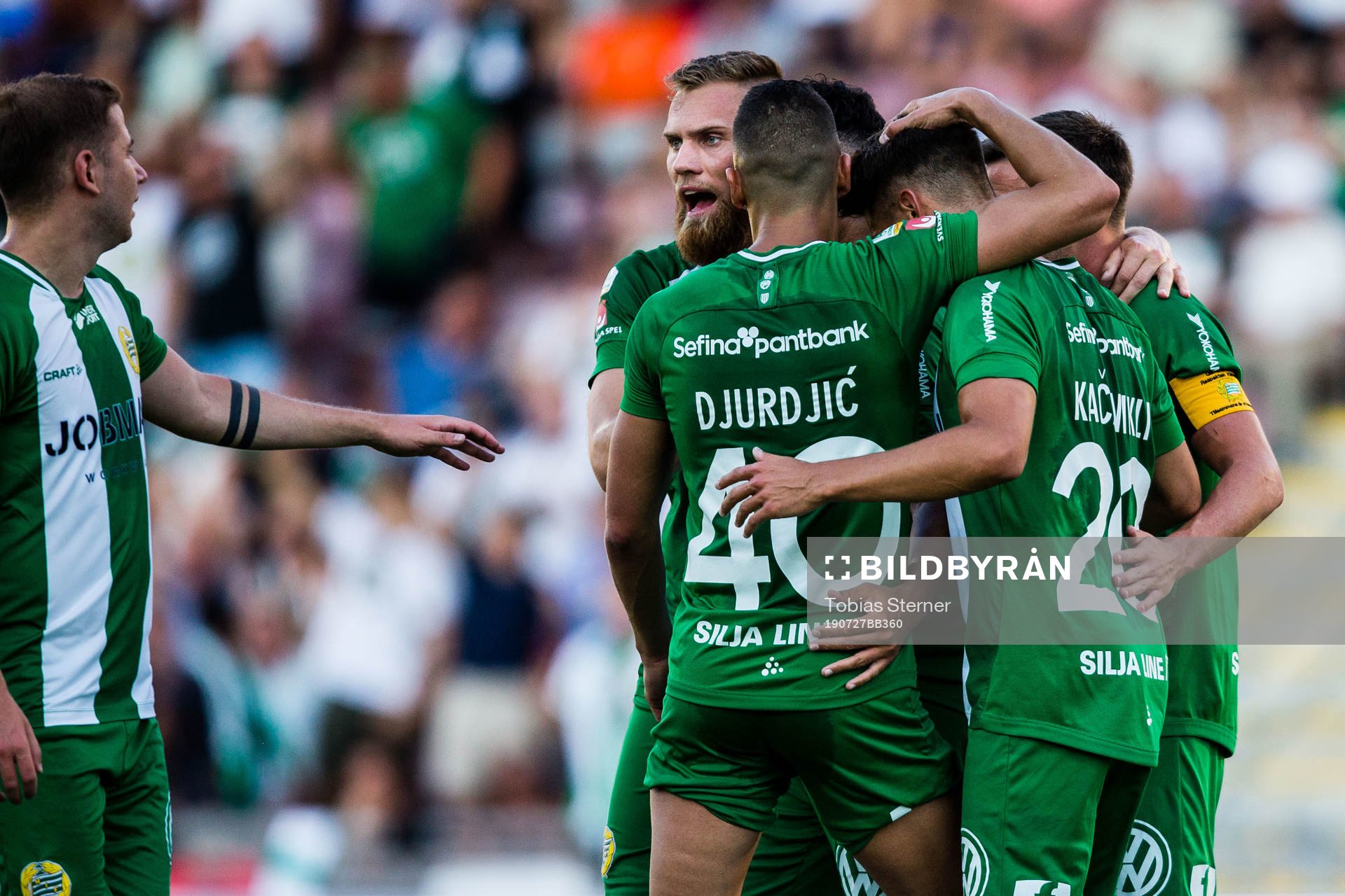 Hammarbys spelare jublar