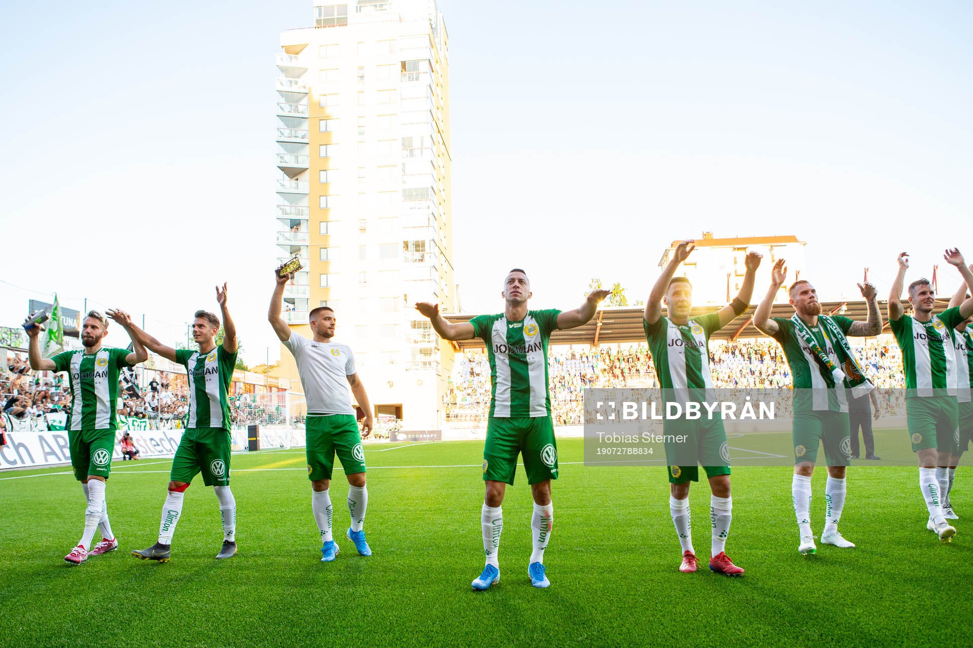 Hammarbys spelare jublar
