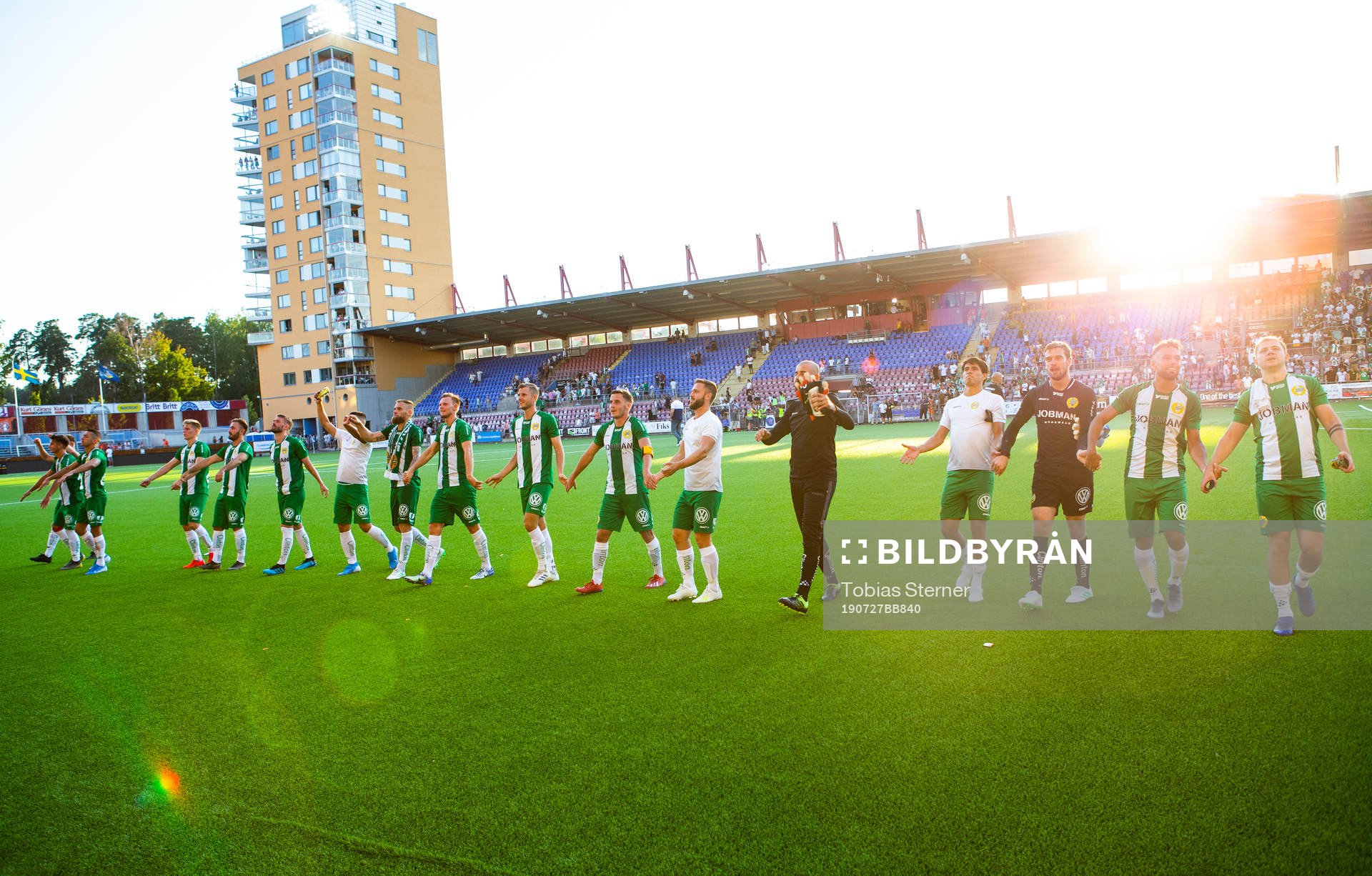 Hammarbys spelare jublar