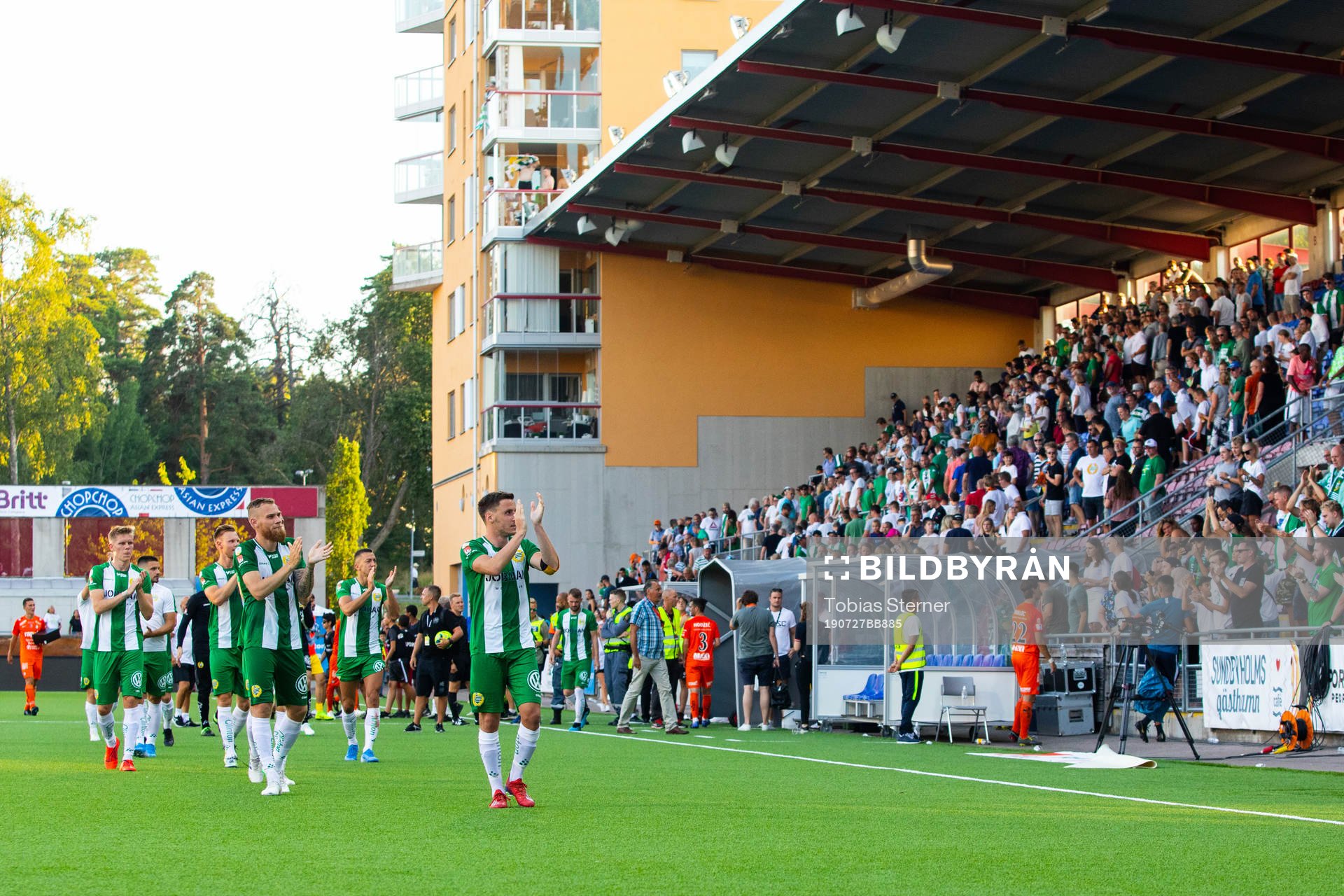 Hammarbys spelare tackar publiken