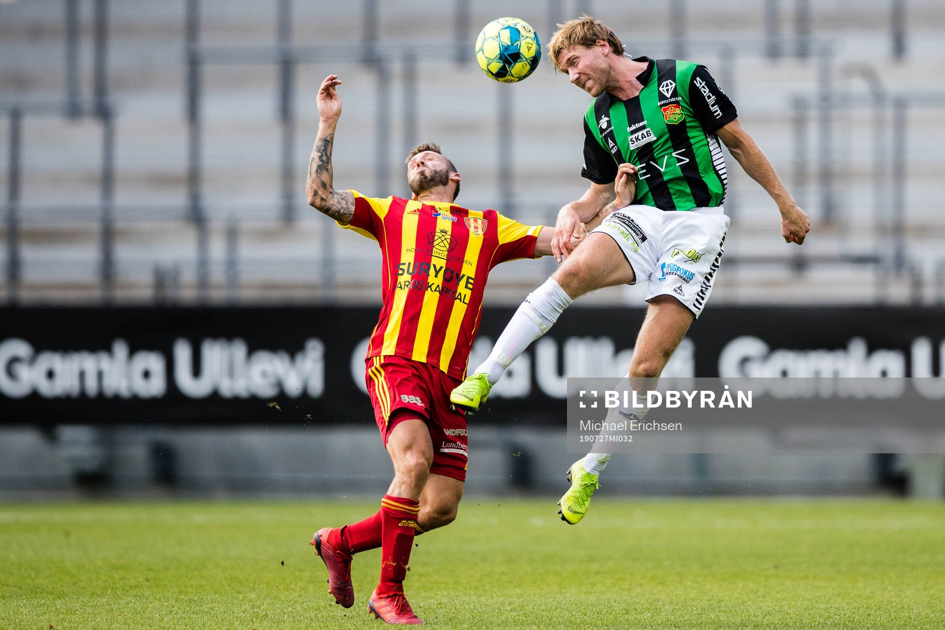 Syrianskas Andrew Michael Stadler och GAIS August Wängberg under fotbollsmatchen i Superettan mellan GAIS och Syrianska den 27 juli 2019 i Göteborg.