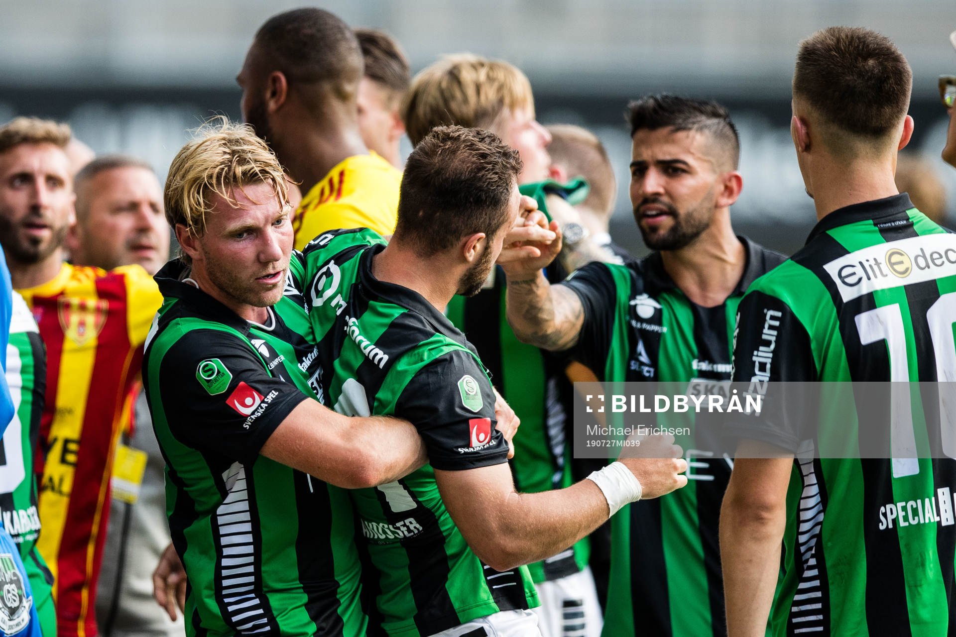 GAIS spelare och Syrianska spelare i dispyt efter fotbollsmatchen i Superettan mellan GAIS och Syrianska den 27 juli 2019 i Göteborg.