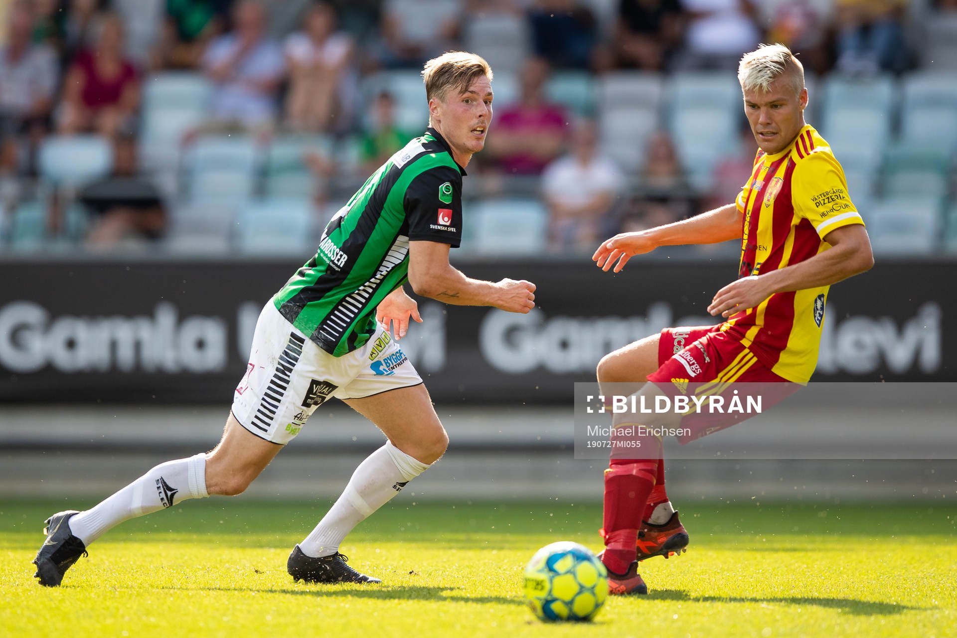 GAIS Marcus Bergholtz och Syrianskas Martin Falkeborn