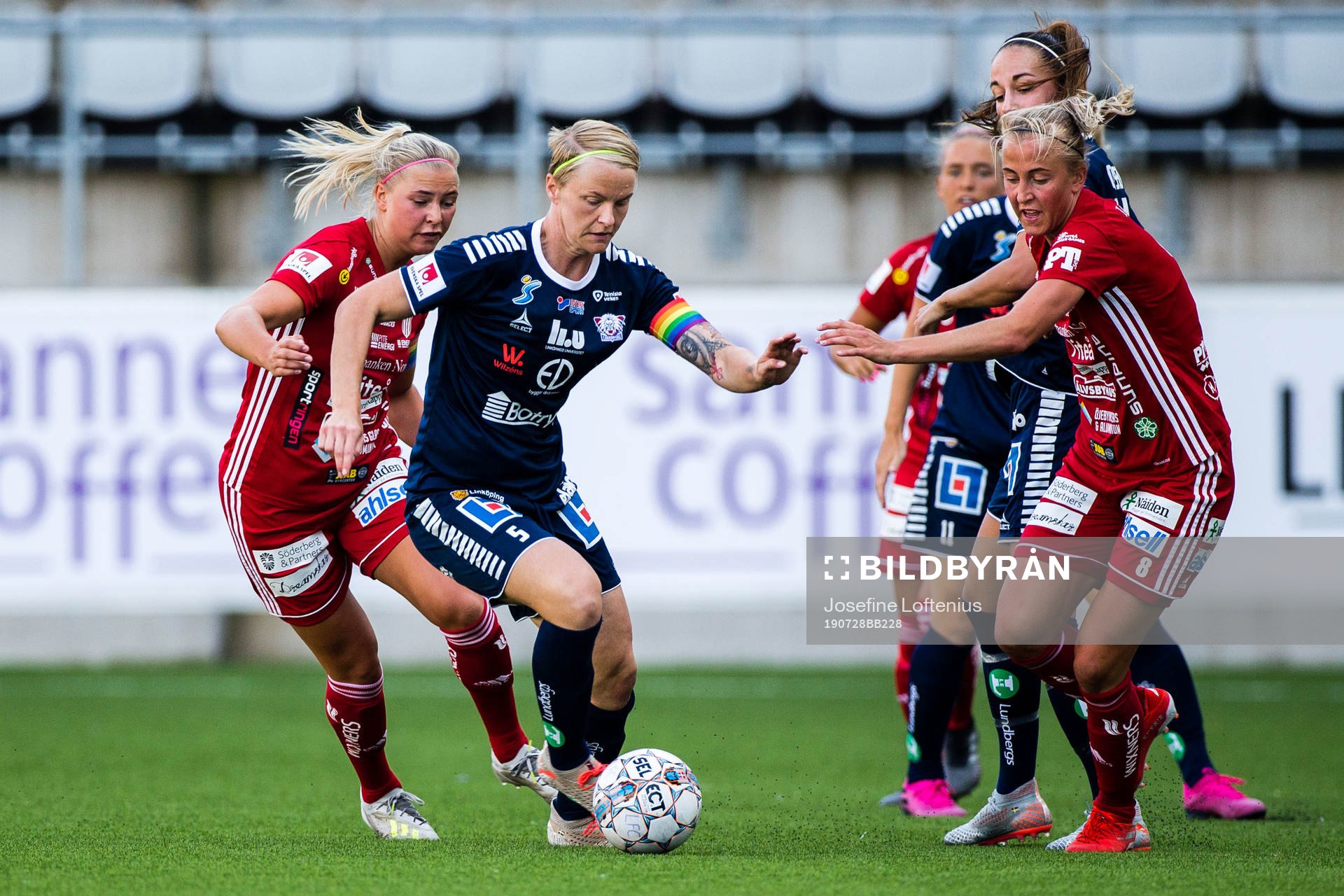 Linköpings Nilla Fischer och Piteås Julia Karlernäs