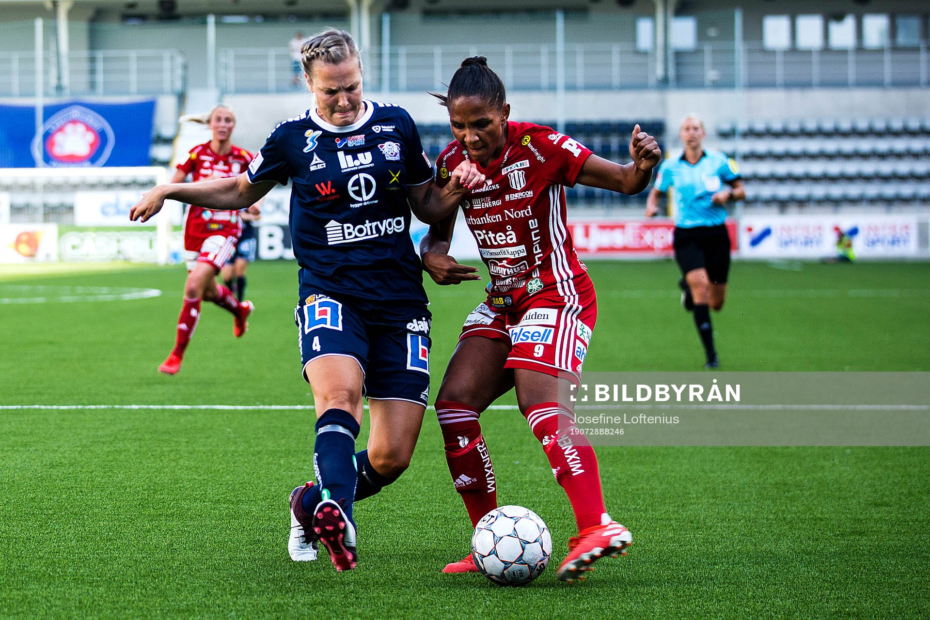 Linköpings Lisa Lantz och Piteås Madelen Janogy