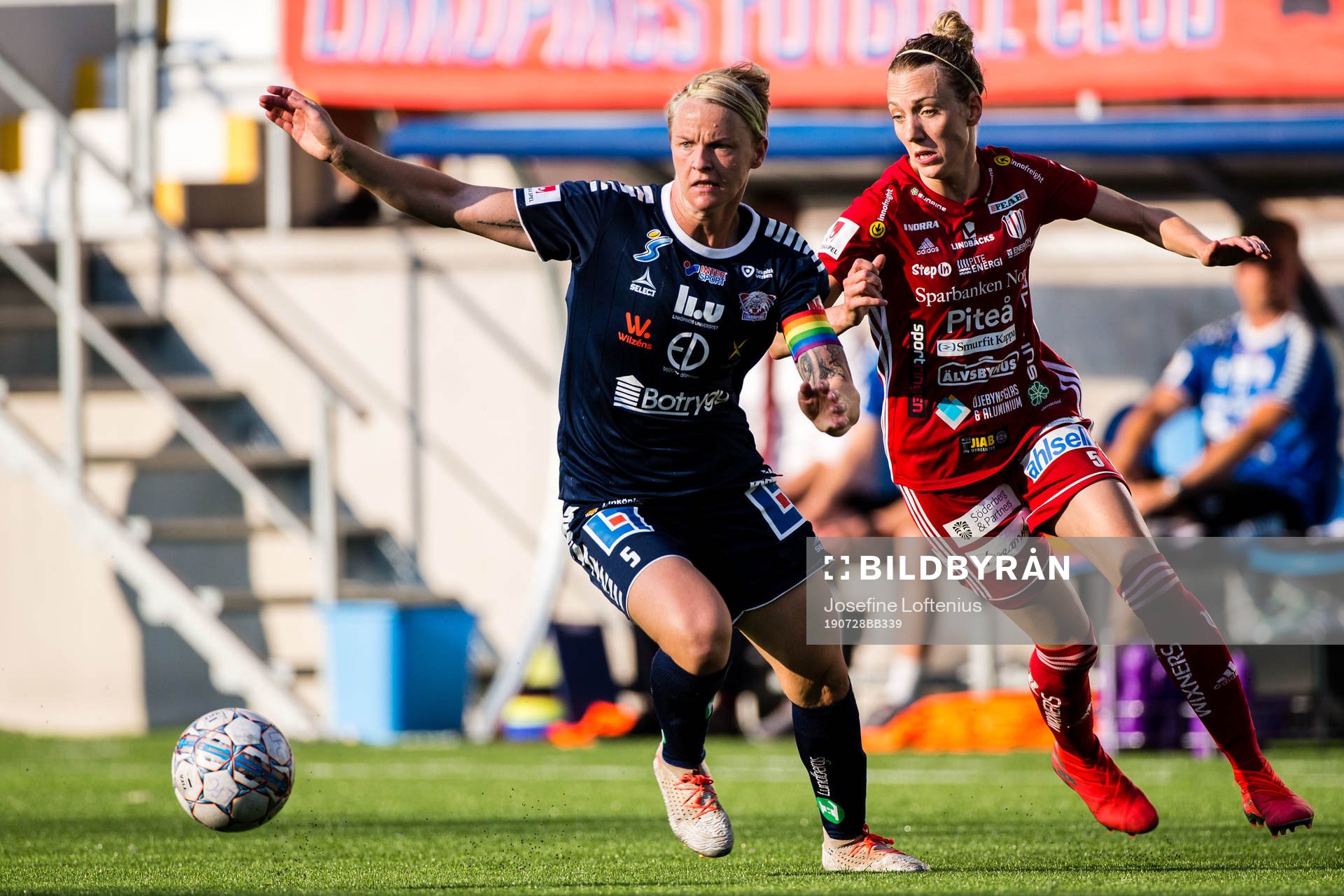Linköpings Nilla Fischer och Piteås Olga Ekblom