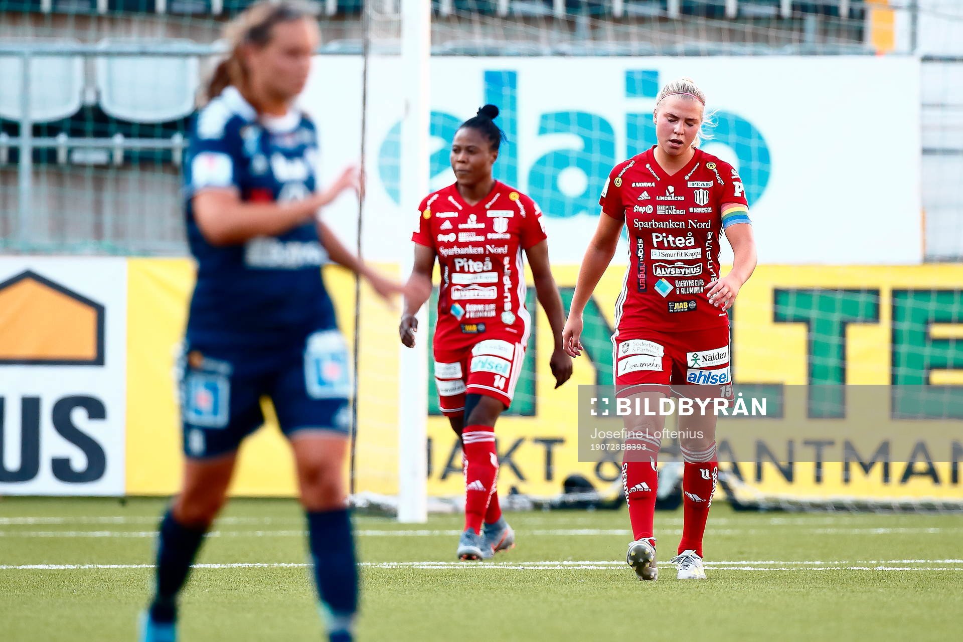 Piteås Ellen Löfqvist (längst fram) och Faith Ikidi