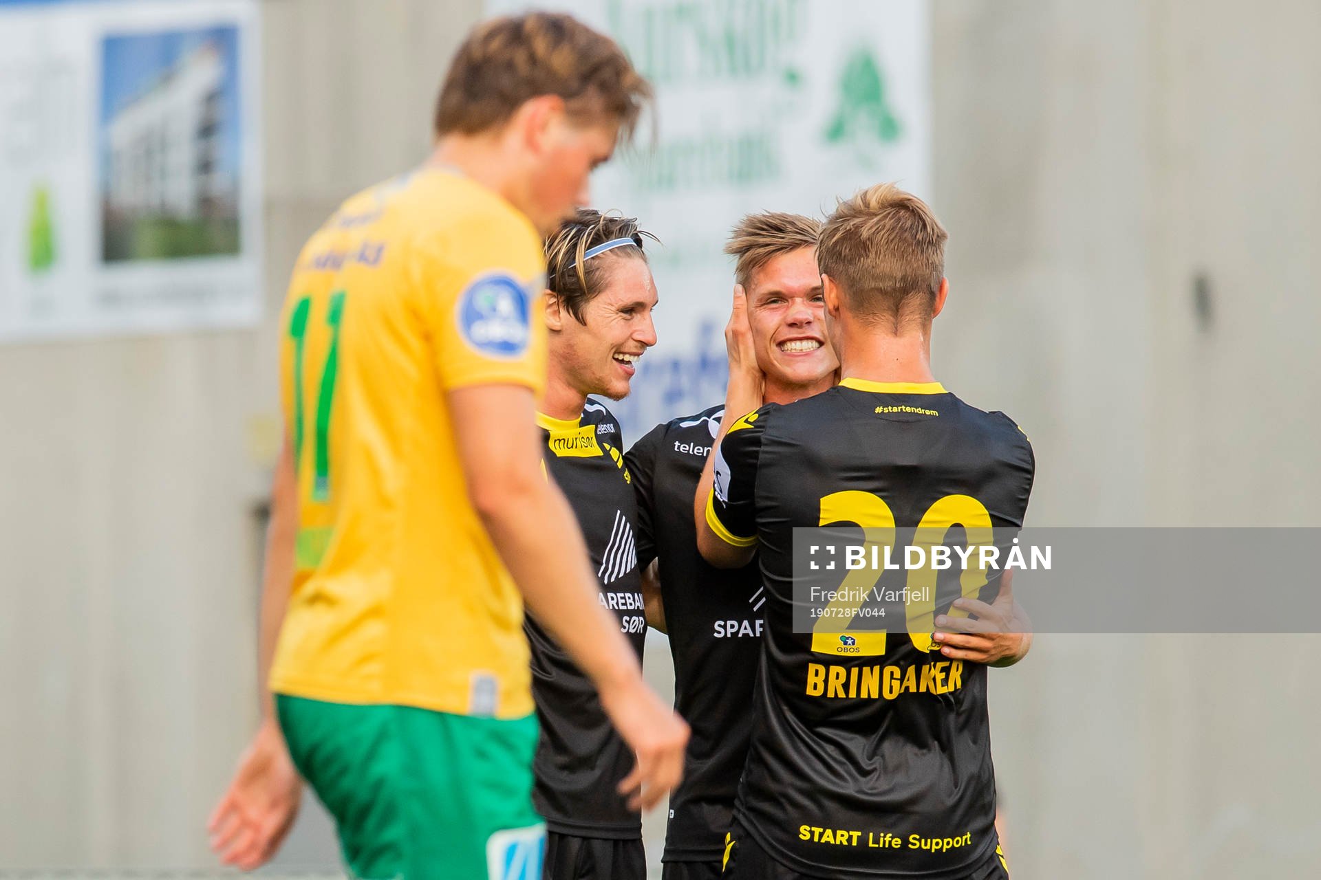 Lars Ranger of Ull/Kisa looks dejected and Kasper Skaanes,