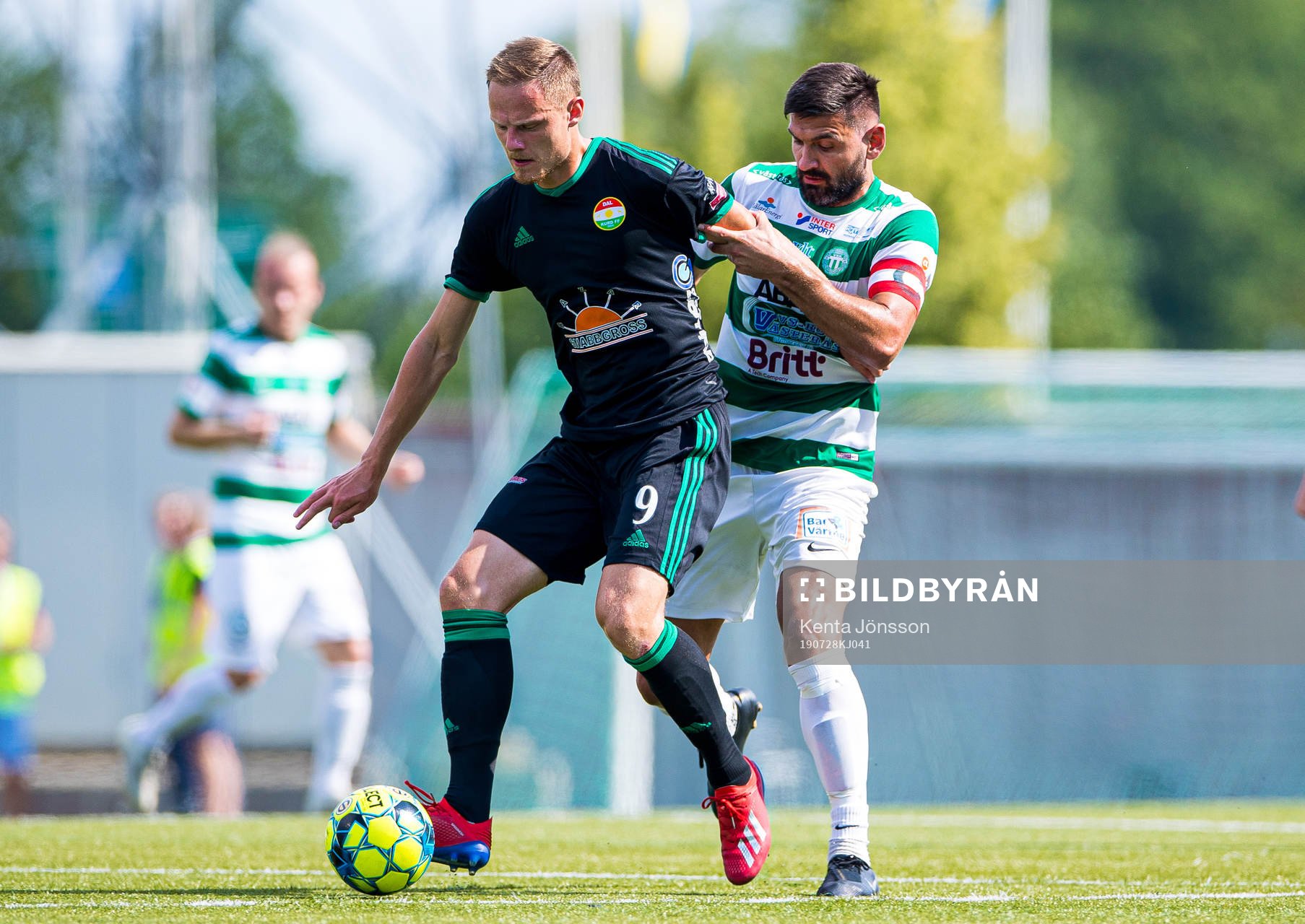 Dalkurds Simon Alexandersson och Västerås Ilir Berisha