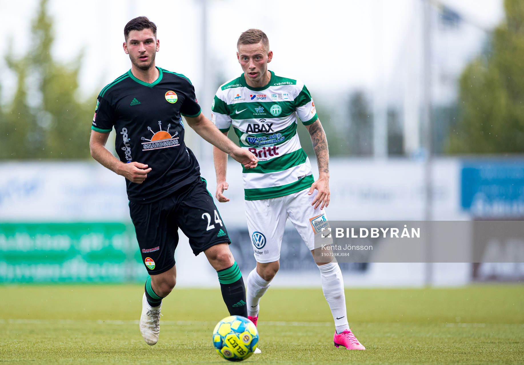 Dalkurds Besard Sabovic och Västerås Petar Petrovic