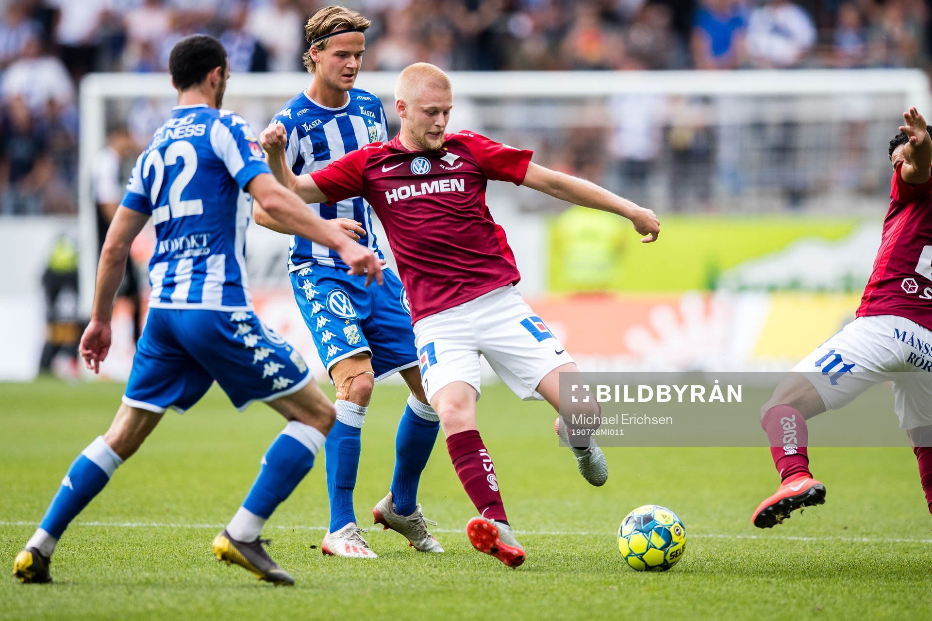 IFK Göteborgs Giorgi Kharaishvili och August Erlingmark försvarar mot IFK Norrköpings Kalle Holmberg under fotbollsmatchen i allsvenskan mellan IFK Göteborg och IFK Norrköping den 28 juli 2019 i Göteborg.