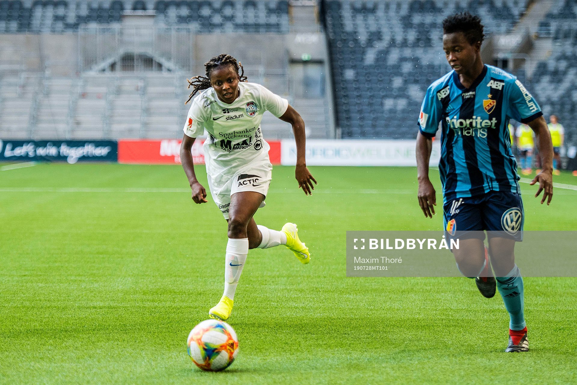 Djurgårdens Portia Boakye och Eskilstunas Ngozi Sonia Okobi