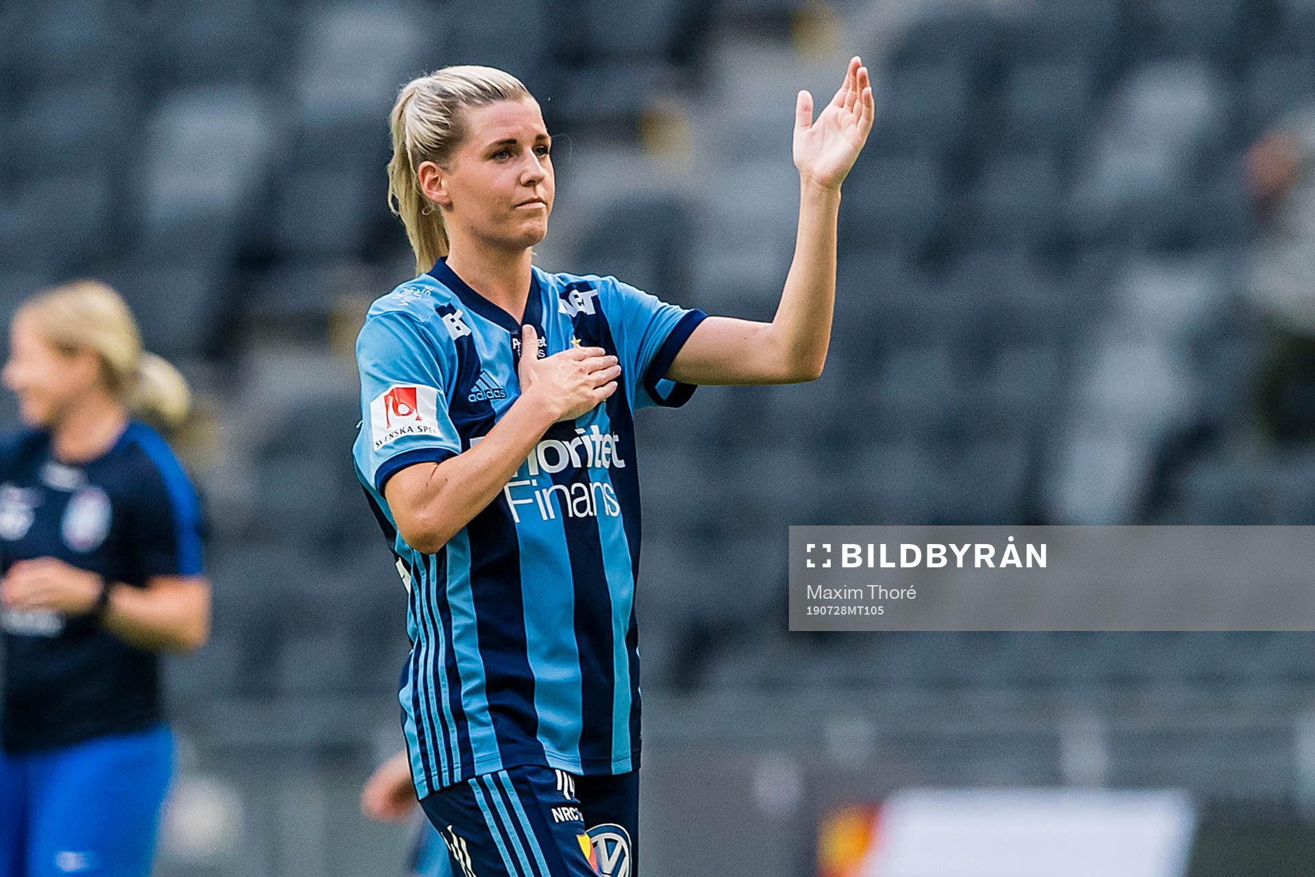 Djurgårdens Olivia Schough tackar publiken