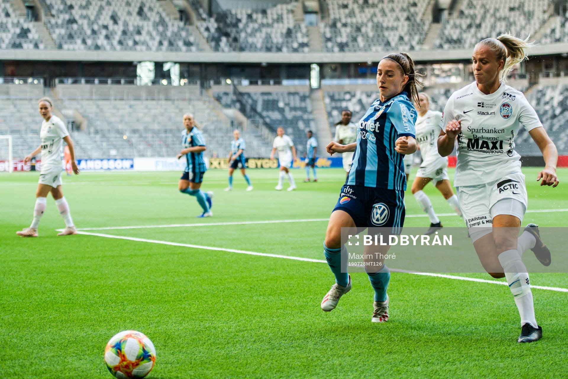 Djurgårdens Tilde Lindwall  och Eskilstunas Petra Johansson