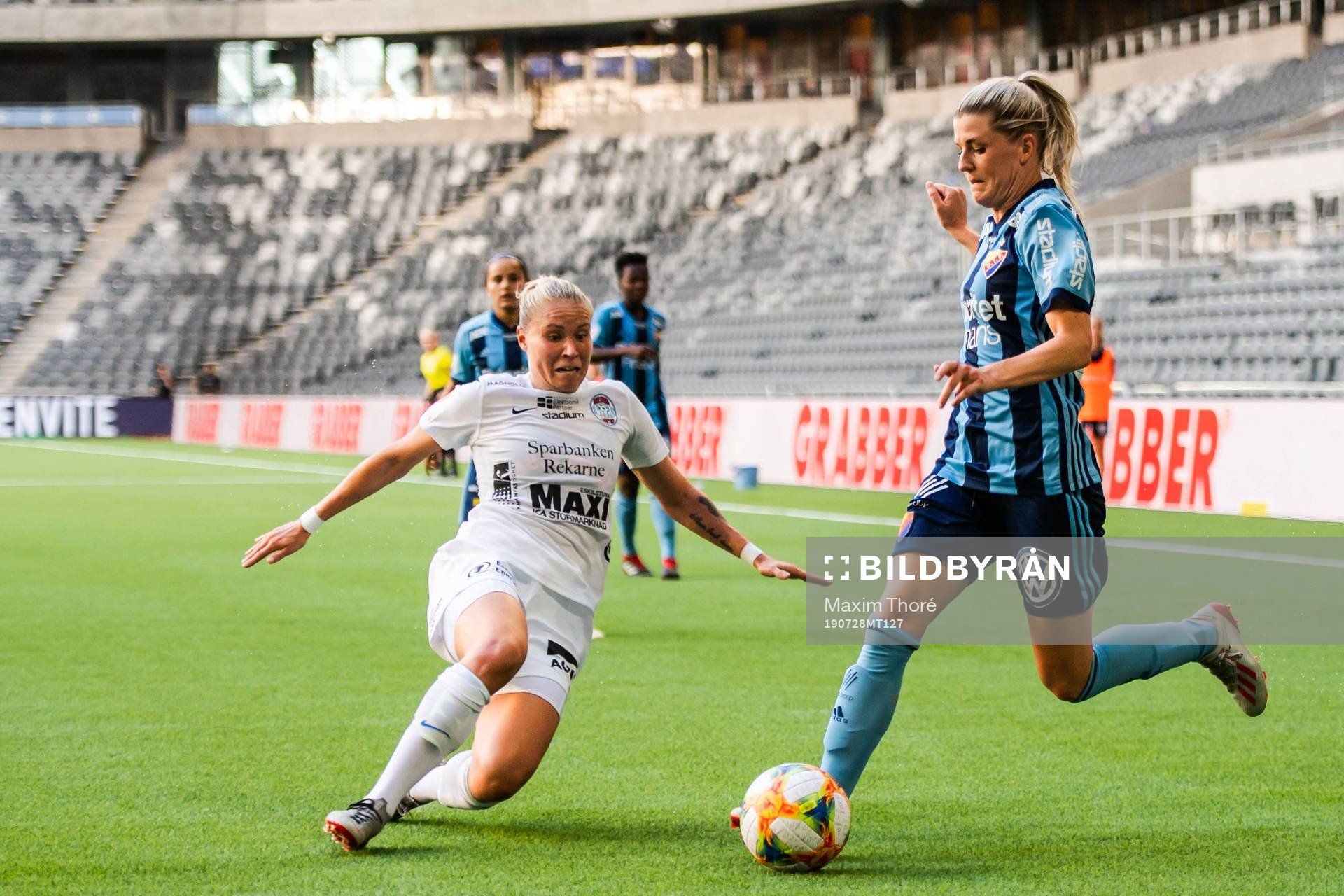 Eskilstunas Tia Hälinen och Djurgårdens Olivia Schough