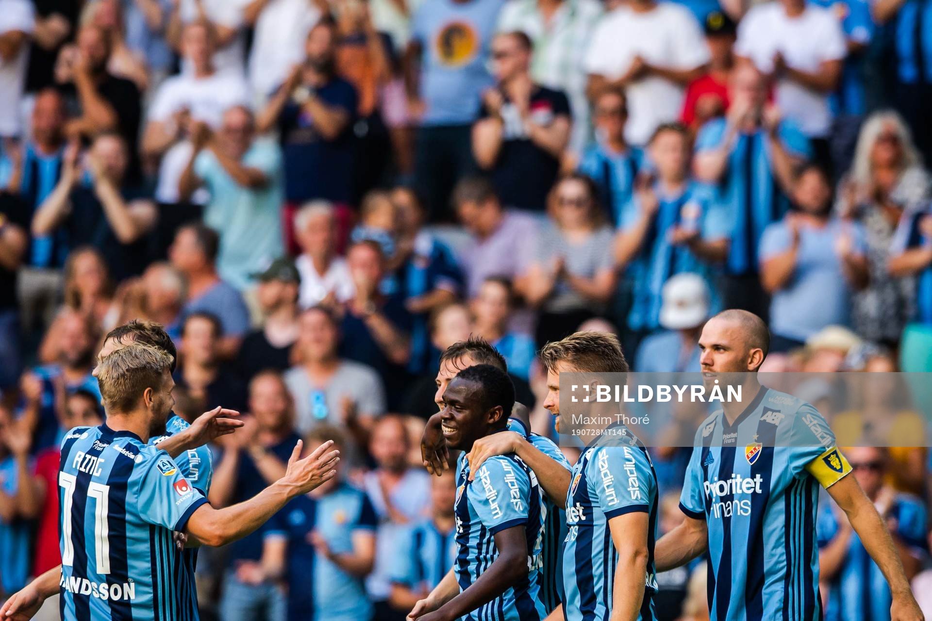 Djurgårdens Edward Chilufya jublar med lagkamrater