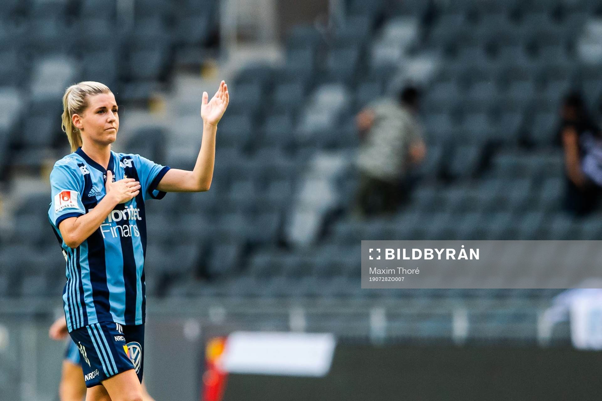Djurgårdens Olivia Schough tackar publiken