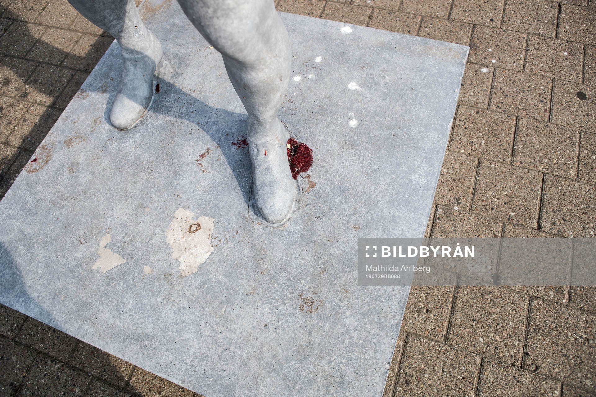 Caroline Segers staty vandaliserad