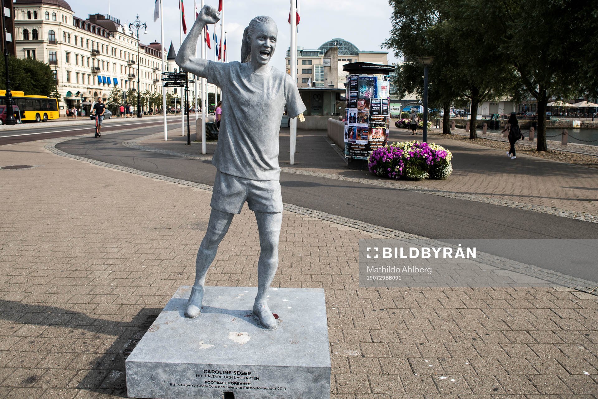 Caroline Segers staty vandaliserad