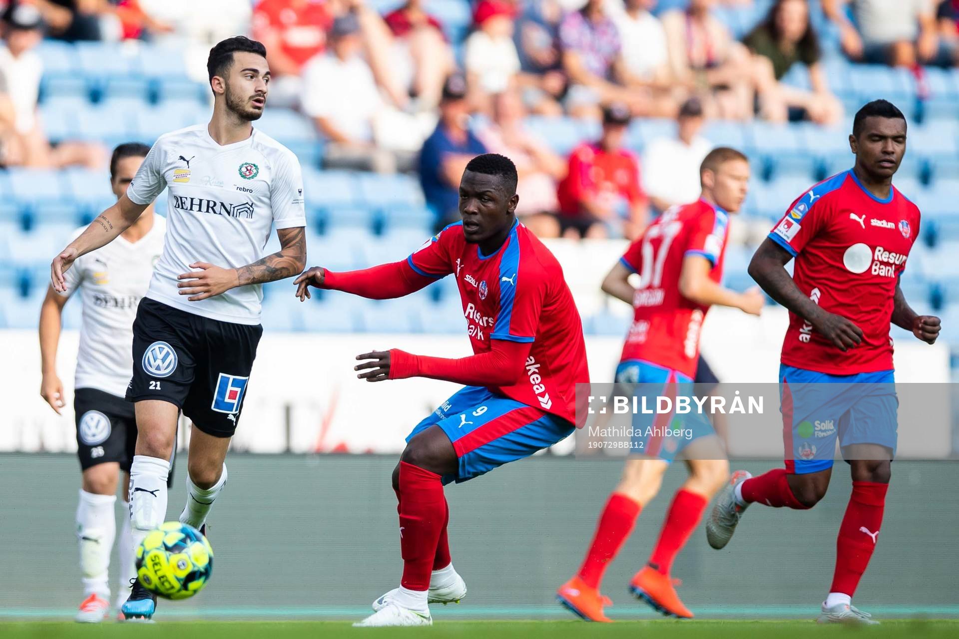 Örebros Simon Amin och Helsingborgs Alhaji Gero