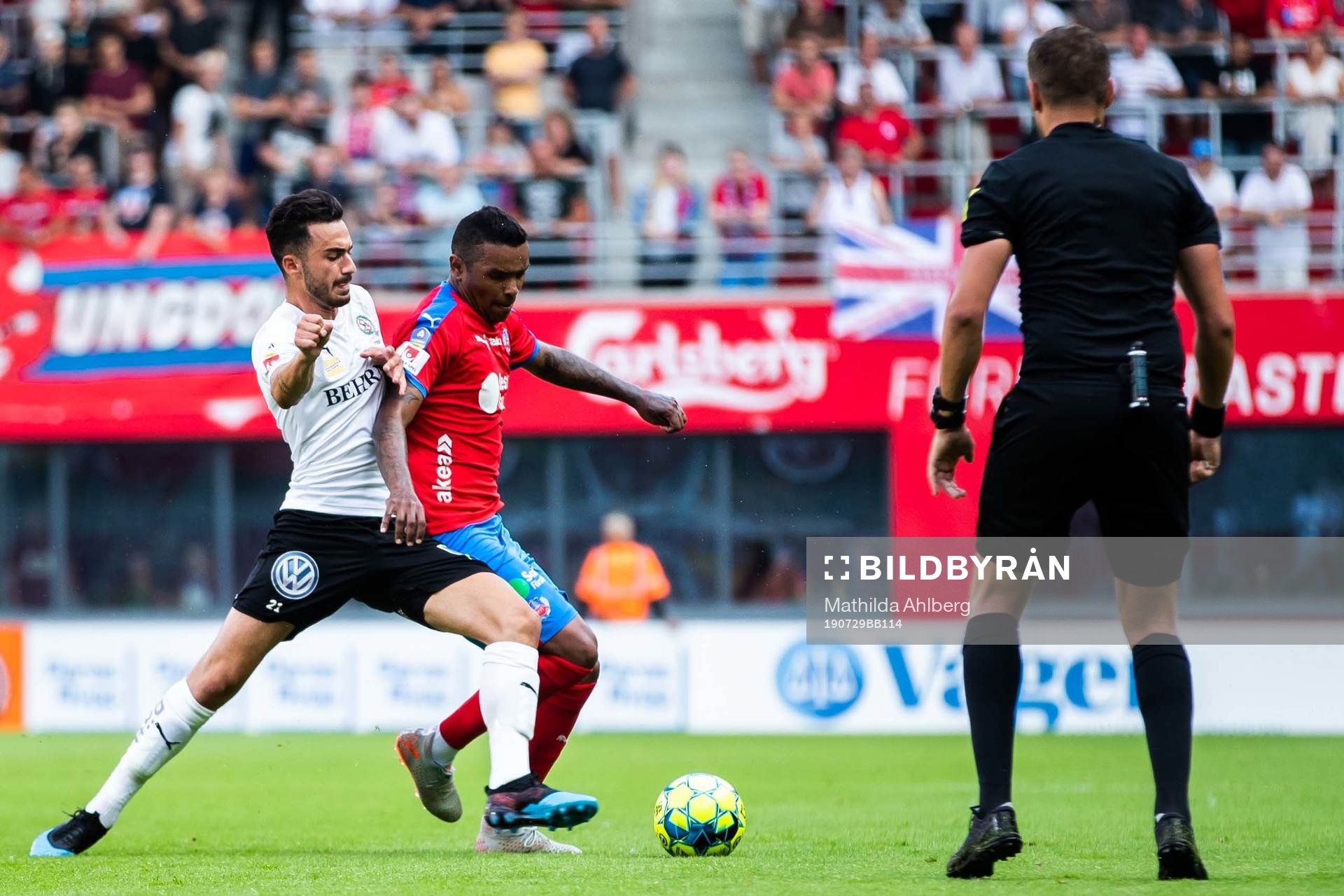 Örebros Simon Amin och Helsingborgs Wanderson Do Carmo