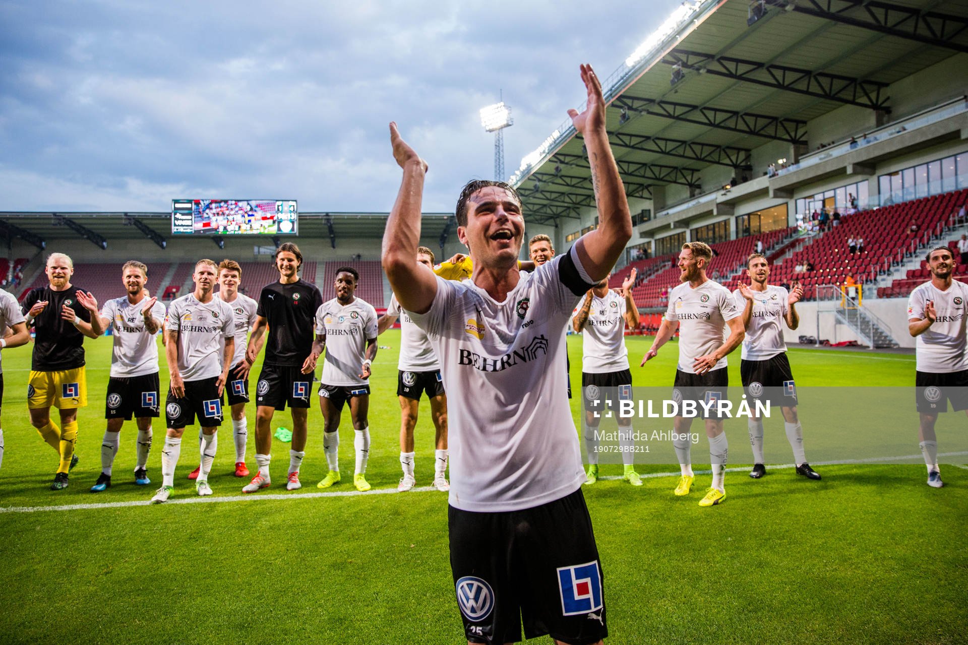 Örebros Nordin Gerzic jublar