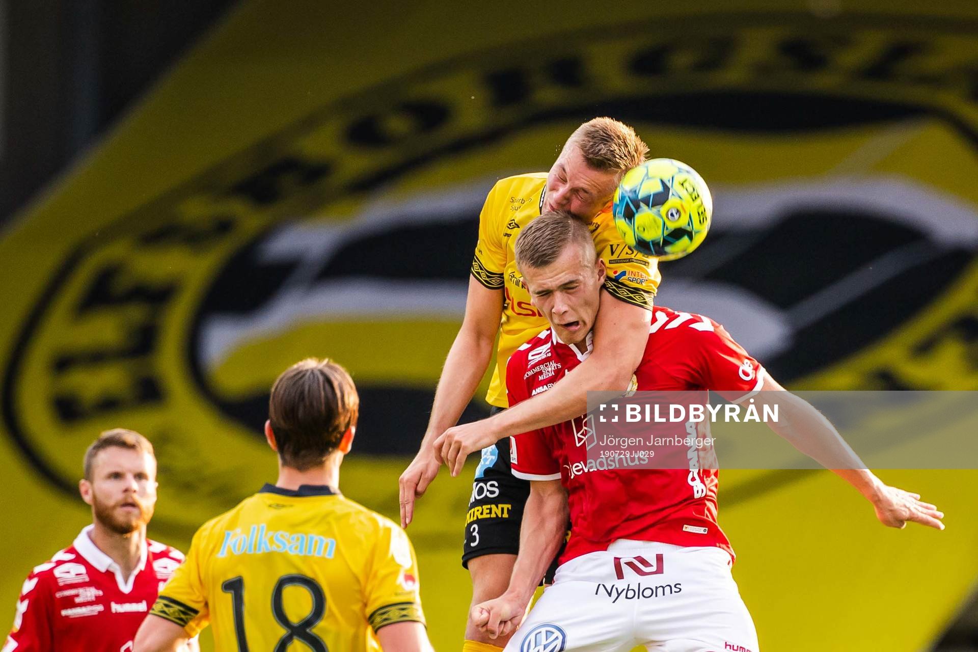 Elfsborgs Stian Rode Gregersen och Kalmars Alexander Ahl