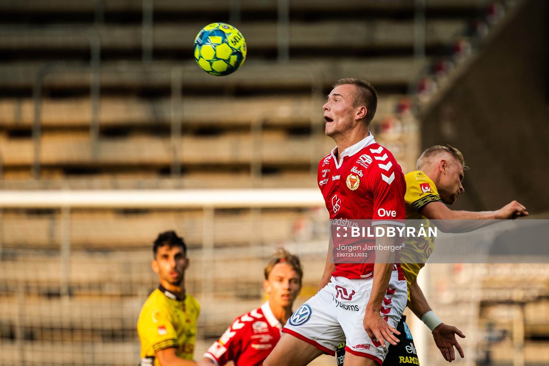 Kalmars Alexander Ahl Holmström och Elfsborgs Simon Strand