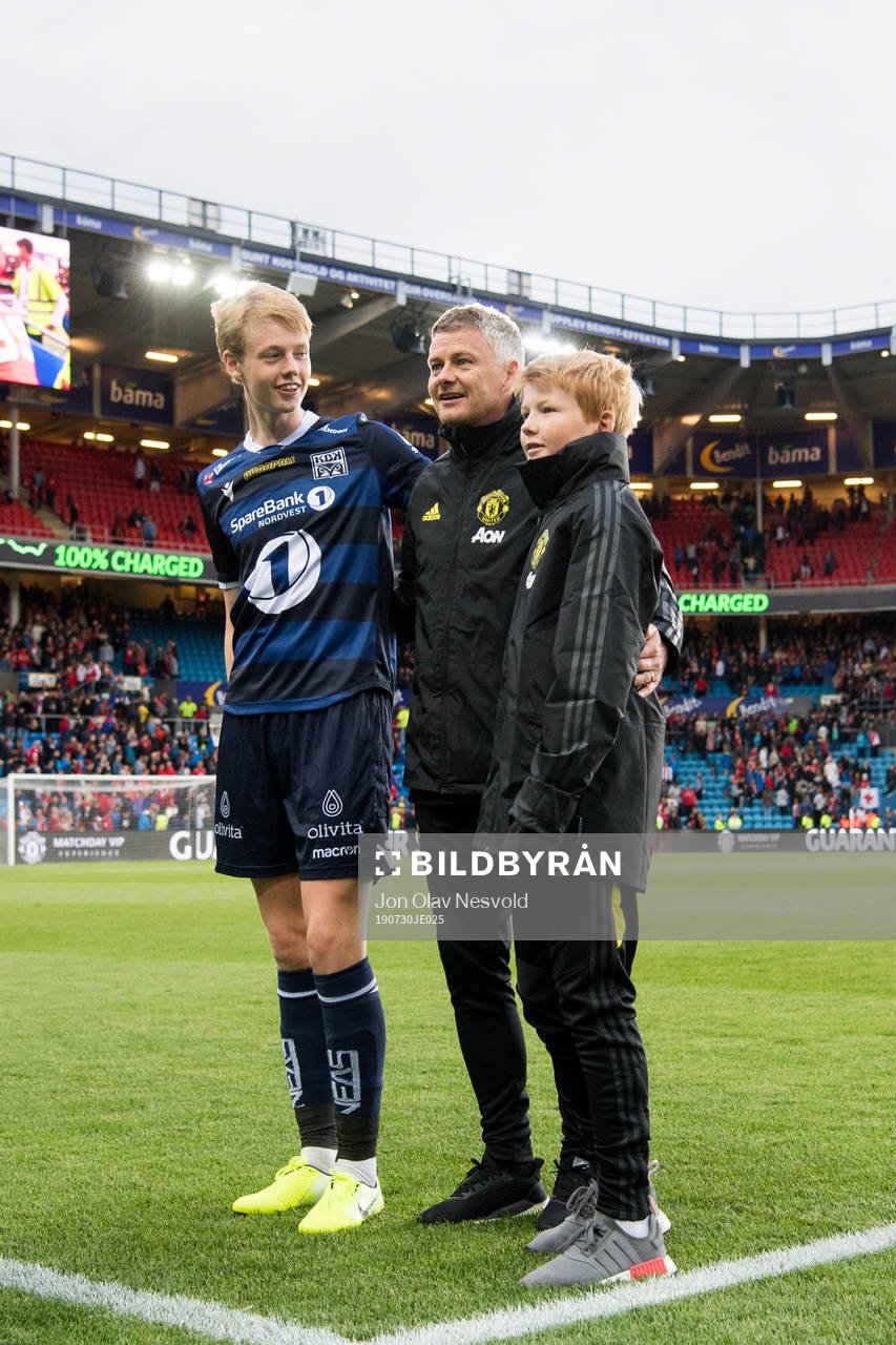 Noah Solskjær of Kristiansund, Ole Gunnar Solskjær, manager of Manchester United, and Elijah Solskjær after the friendly match between Kristiansund and Manchester United on July 30, 2019 in Oslo.