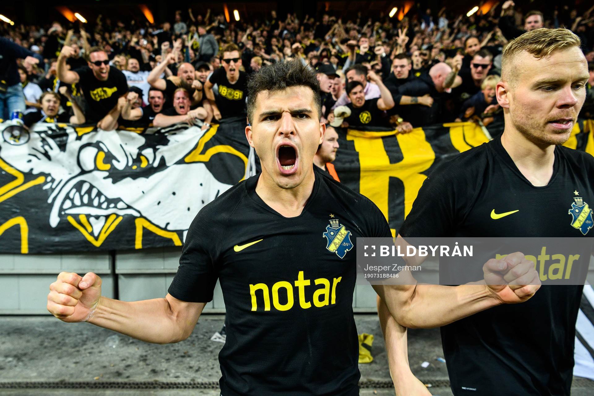 Tarik Elyounoussi of AIK celebrates