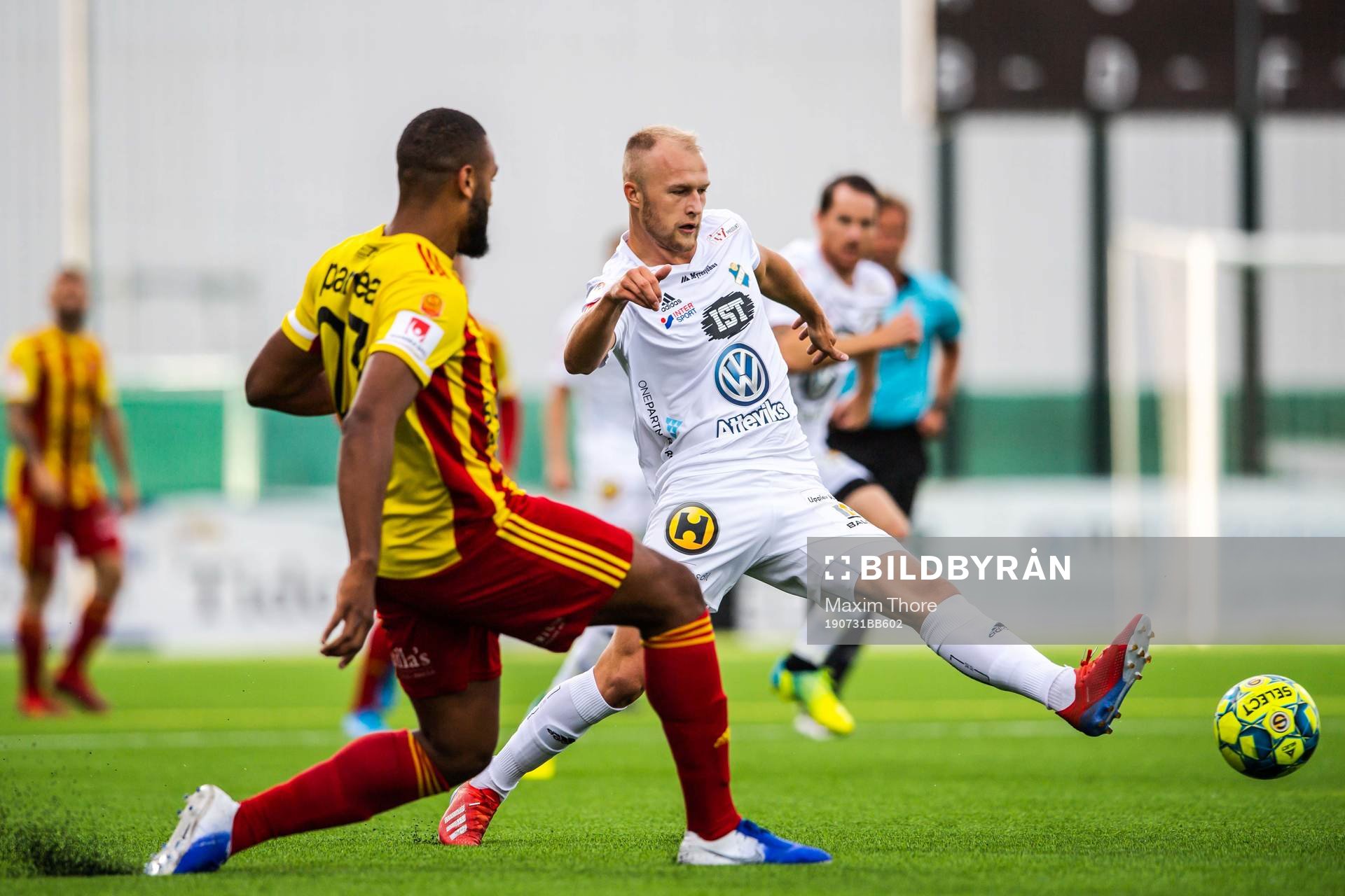 Östers Christian Ljungberg och Syrianskas Patrick Dyrestam