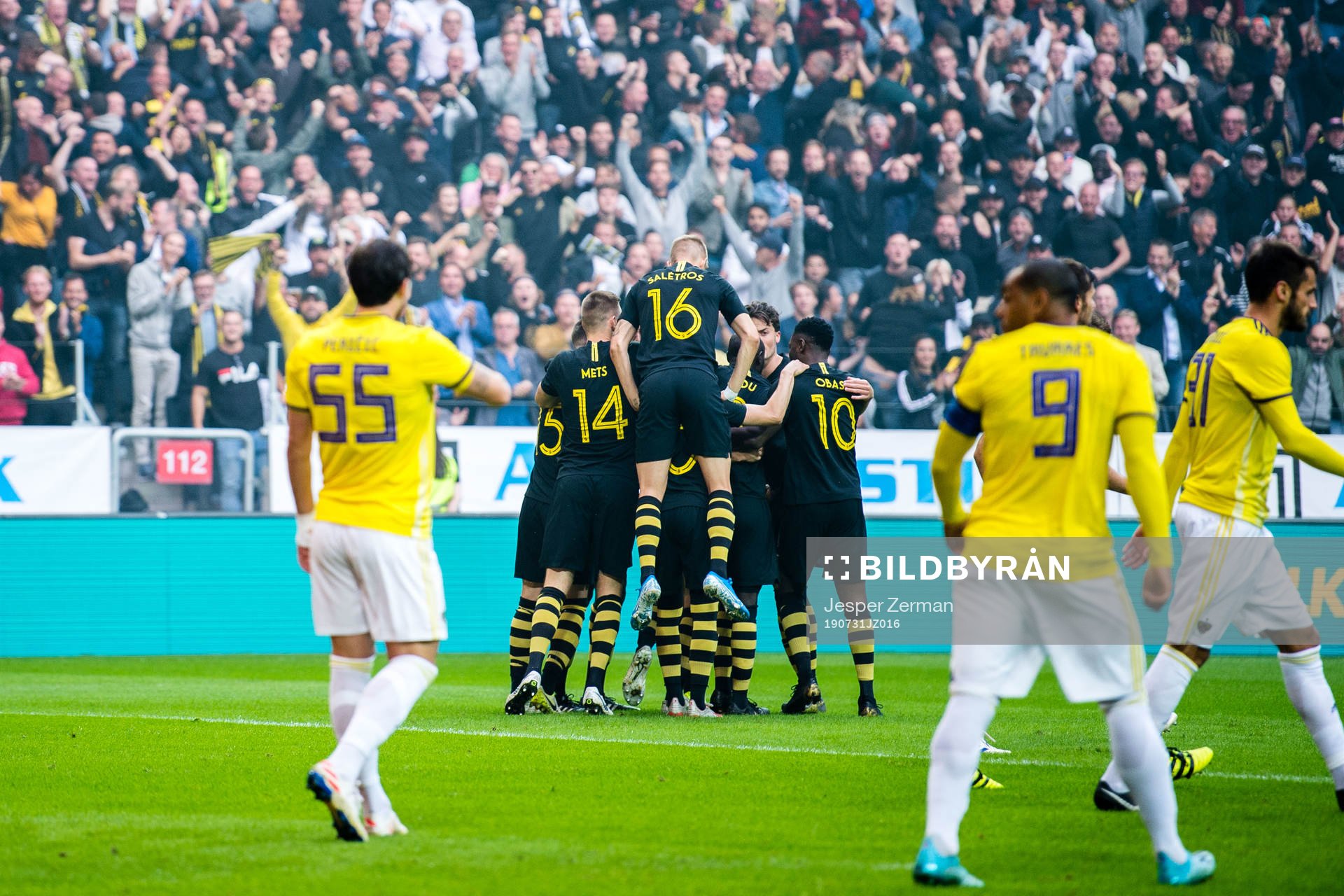 Per Karlsson of AIK celebrates