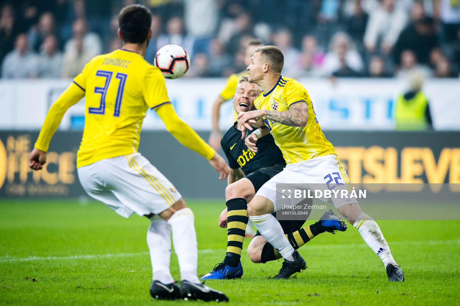 Kolbeinn Sigthorsson of AIK and Martin Milec  of Maribor