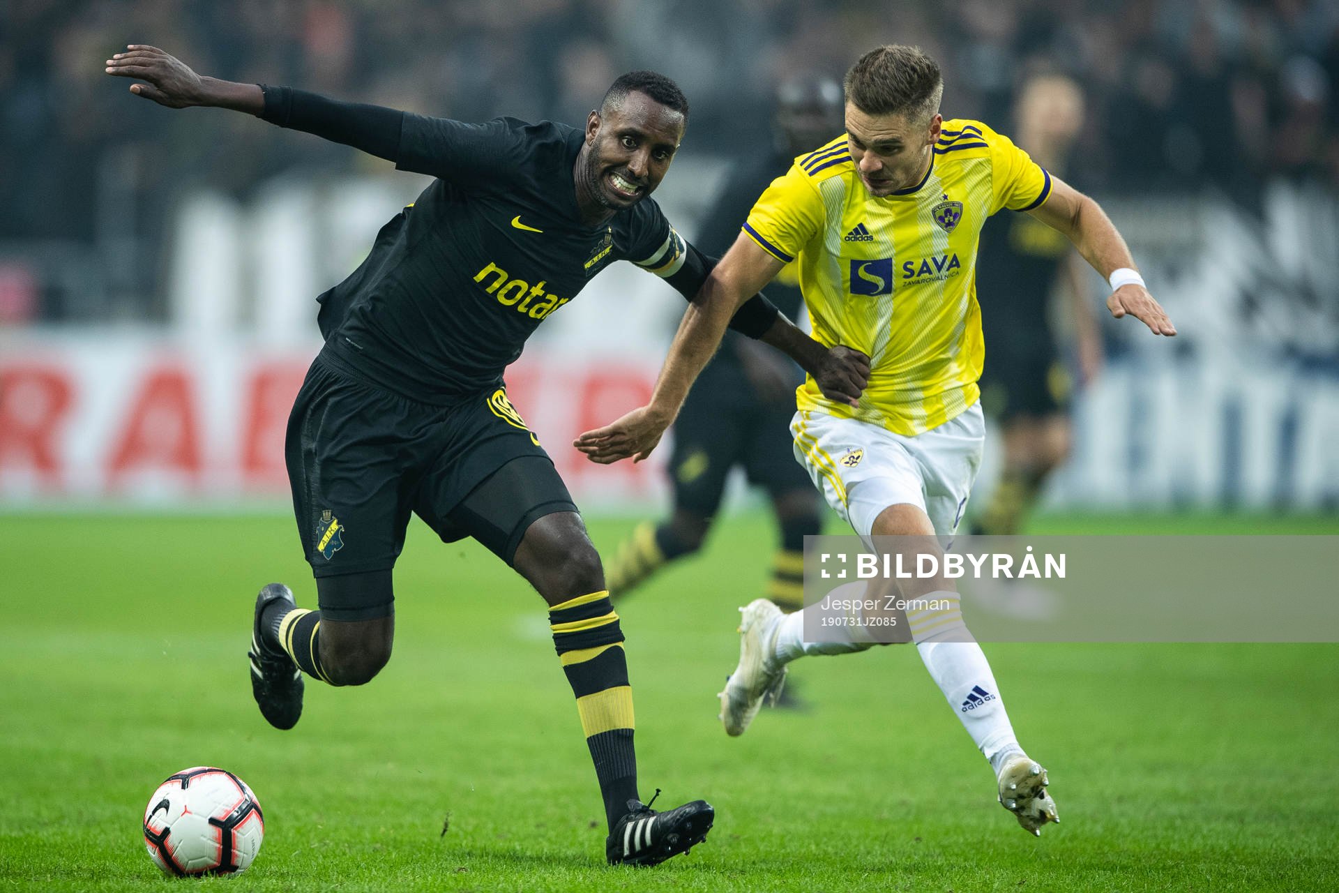 Henok Goitom of AIK and Blaz Vrhovec of Maribor